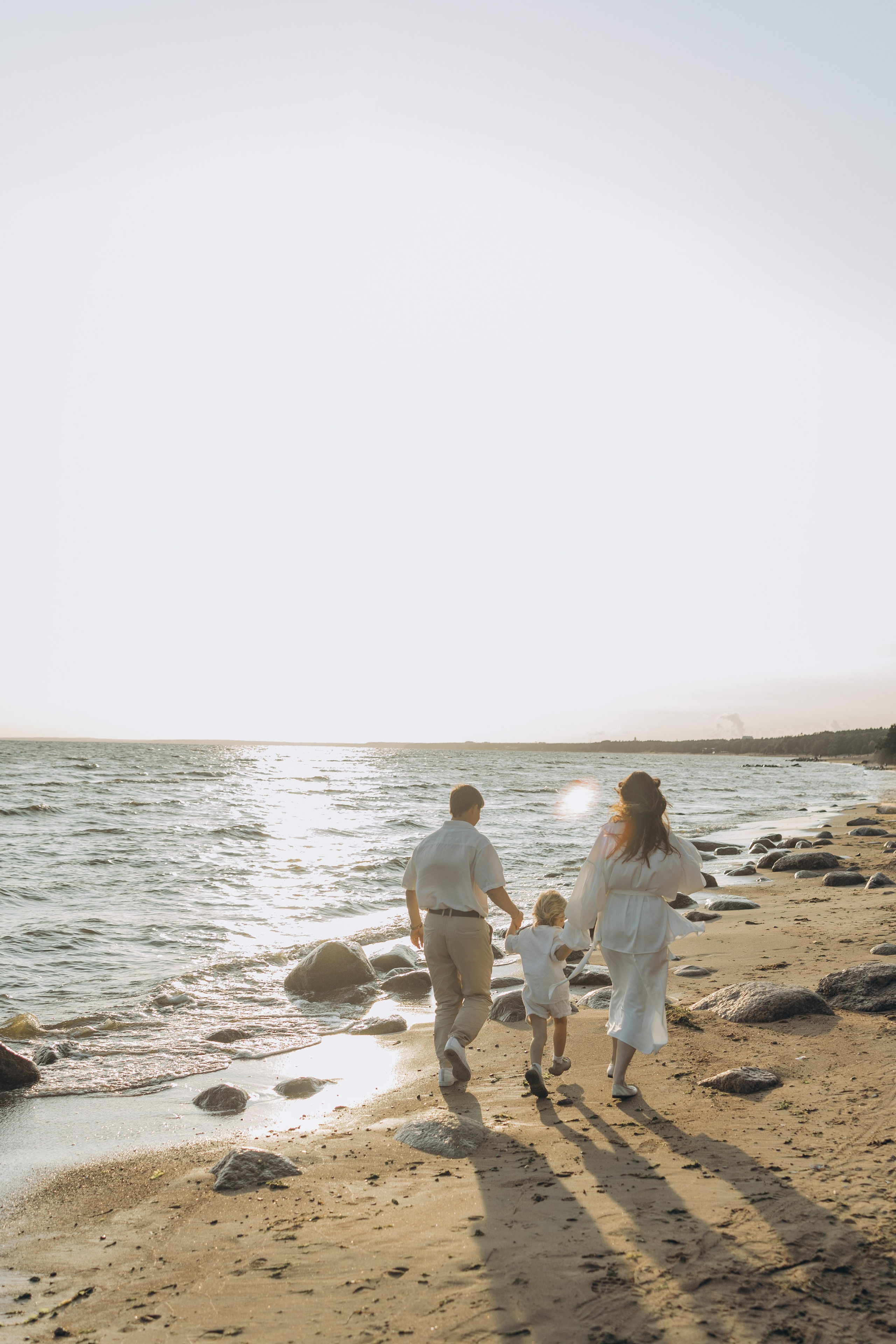 Эмилия, Дмитрий и Демид на Финском заливе. Семейный фотограф в Москве Виктория Ястребинская