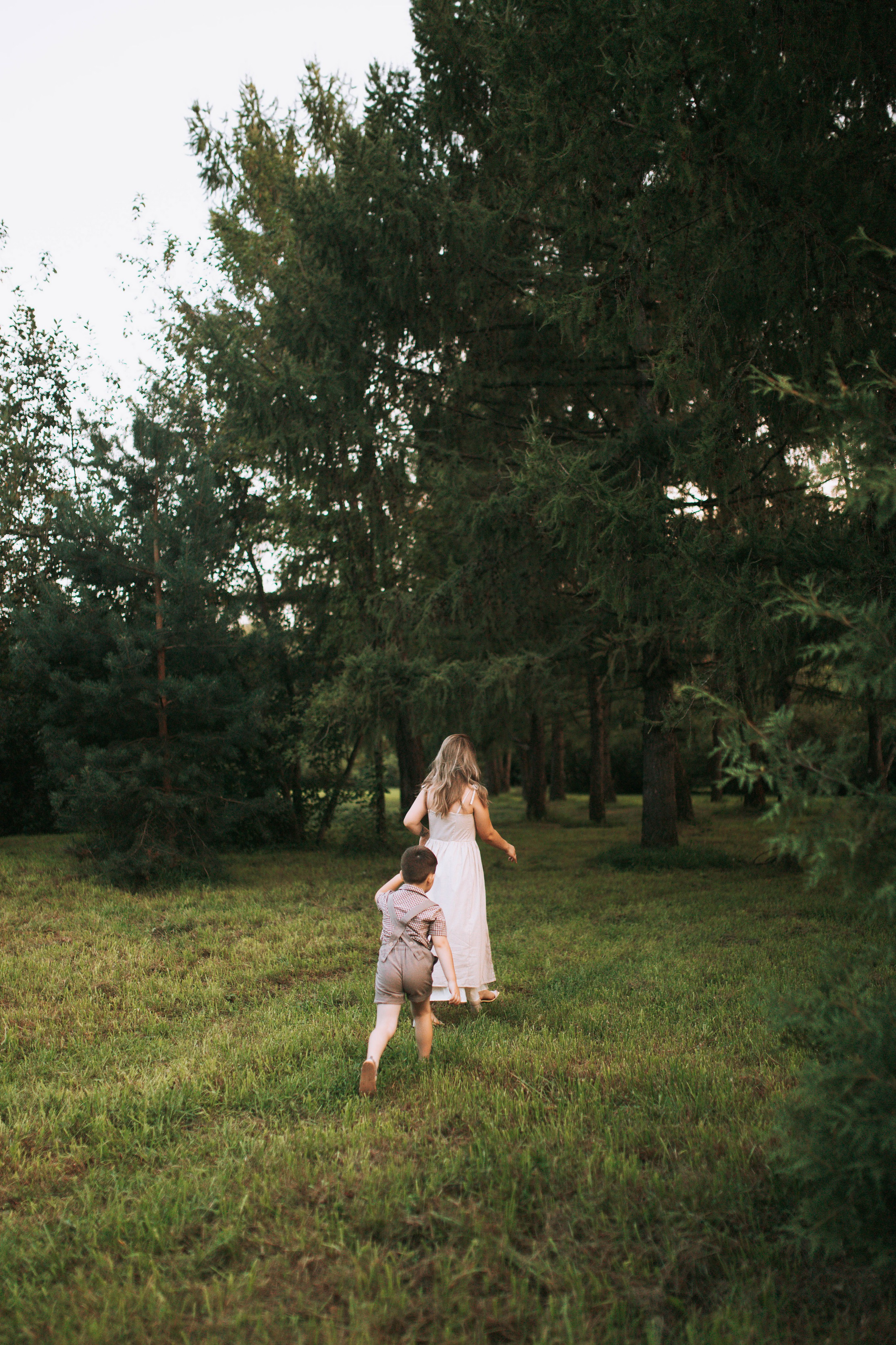 Весёлая прогулка вместе с мамой. Свадебный и семейный фотограф в Нижнем Новгороде