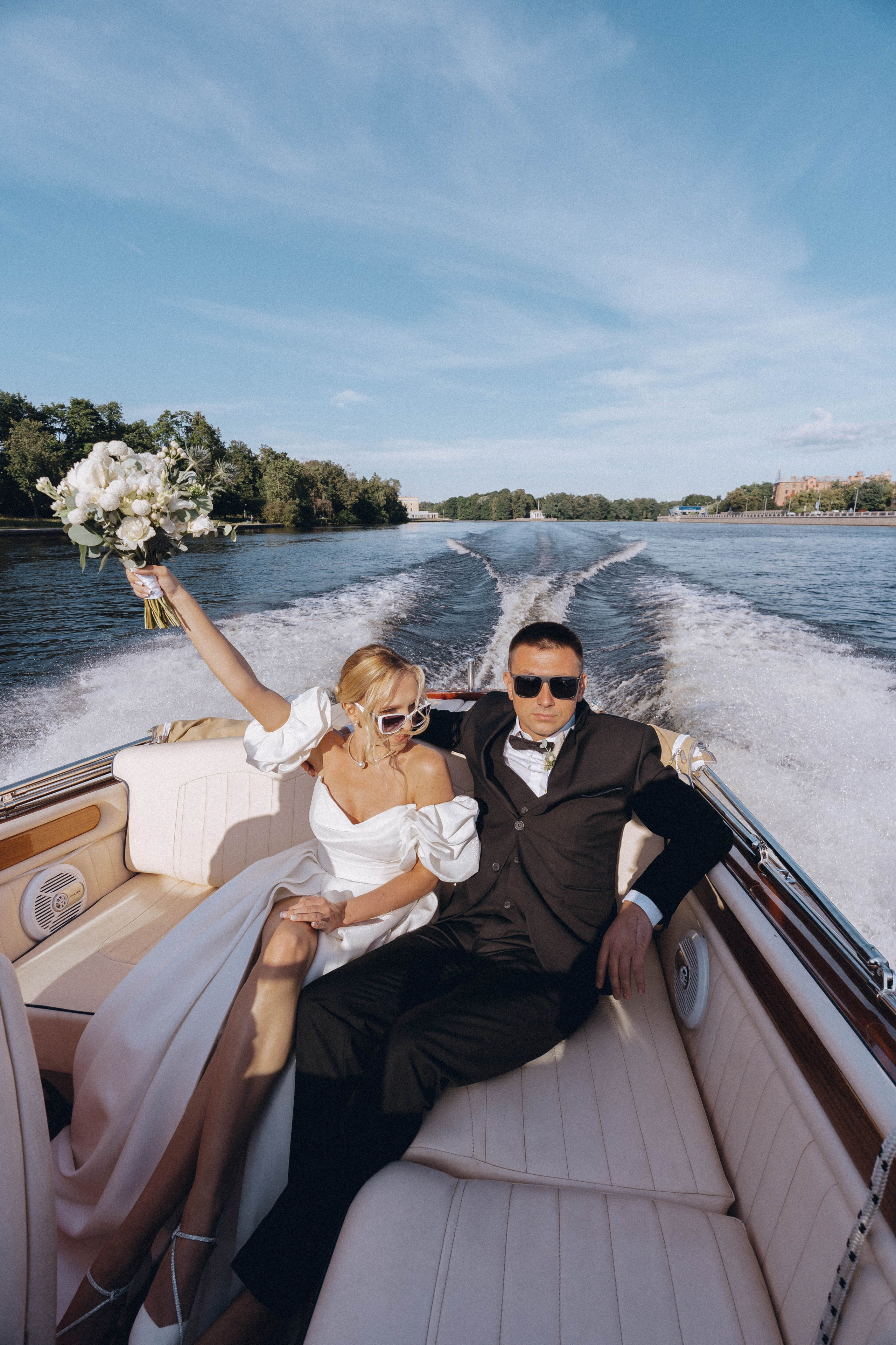 СВАДЕНБНАЯ СЬЕМКА НА КАТЕРЕ ПО КАНАЛАМ САНКТ-ПЕТЕРБУРГА И В АКВАТОРИИ НЕВЫ. Профессиональный фотограф, Санкт-Петербург — Виктория Богомолова