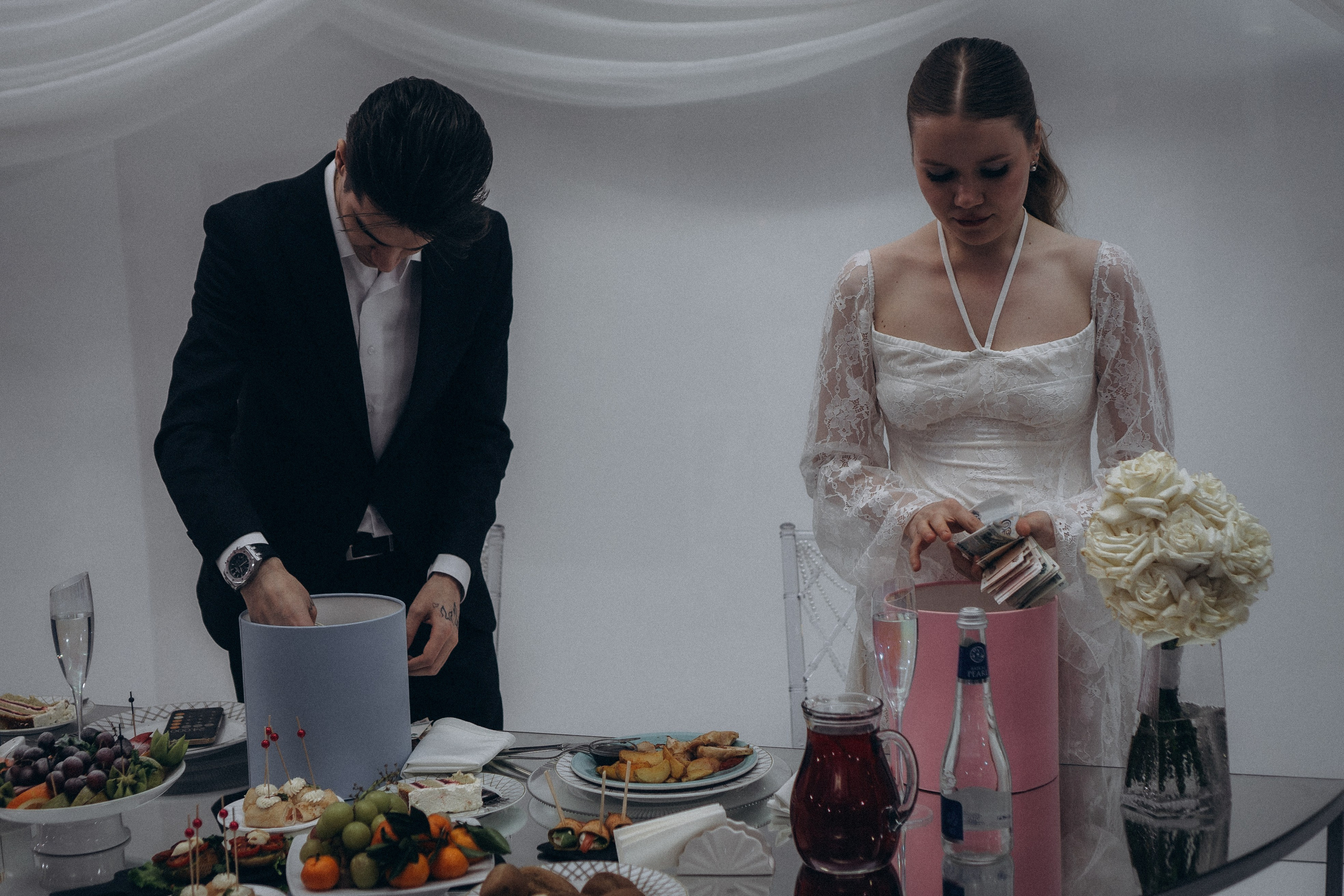 СВАДЕБНАЯ СЬЕМКА СБОРОВ В ОТЕЛЕ И ВЫЕЗД НА ЦЕРЕМОНИЮ (СНЯТО В СИБИРЕ В НИЖНЕВАРТОВСКЕ). Профессиональный фотограф, Санкт-Петербург — Виктория Богомолова