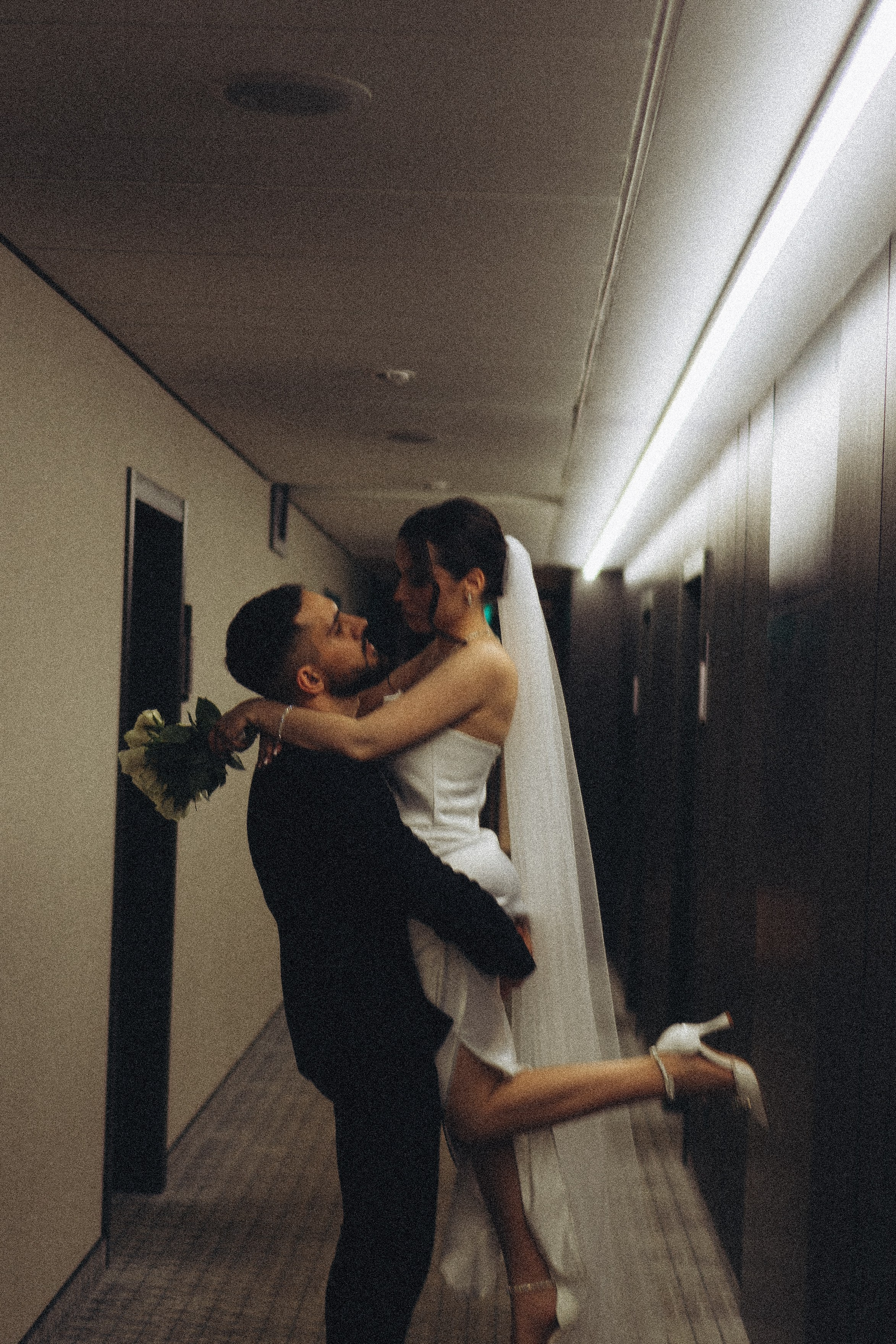 СВАДЕБНАЯ СЬЕМКА СБОРОВ ЖЕНИХА И НЕВЕСТЫ В ОТЕЛЕ И ТАКЖЕ ФОТОСЕССИИЯ В ОТЕЛЕЕ МЕГАПОЛИС БРЯНСК. Профессиональный фотограф, Санкт-Петербург — Виктория Богомолова