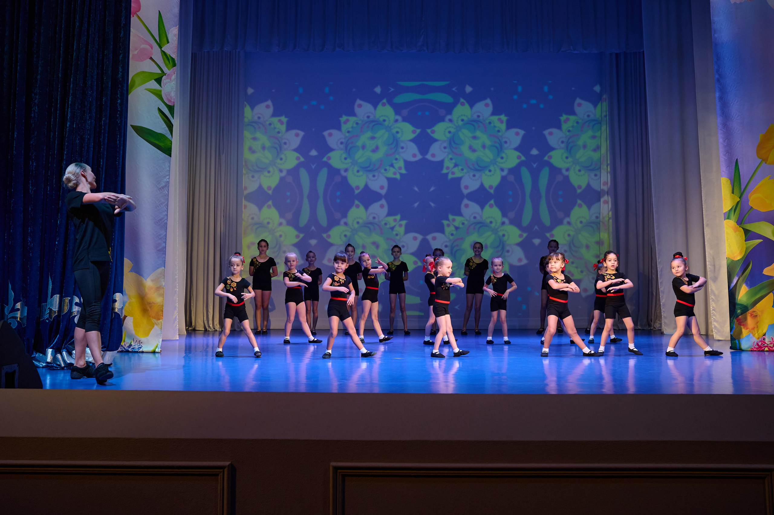 День матери. Марьина роща. Жизнь курорта Кабардинка в фотографиях