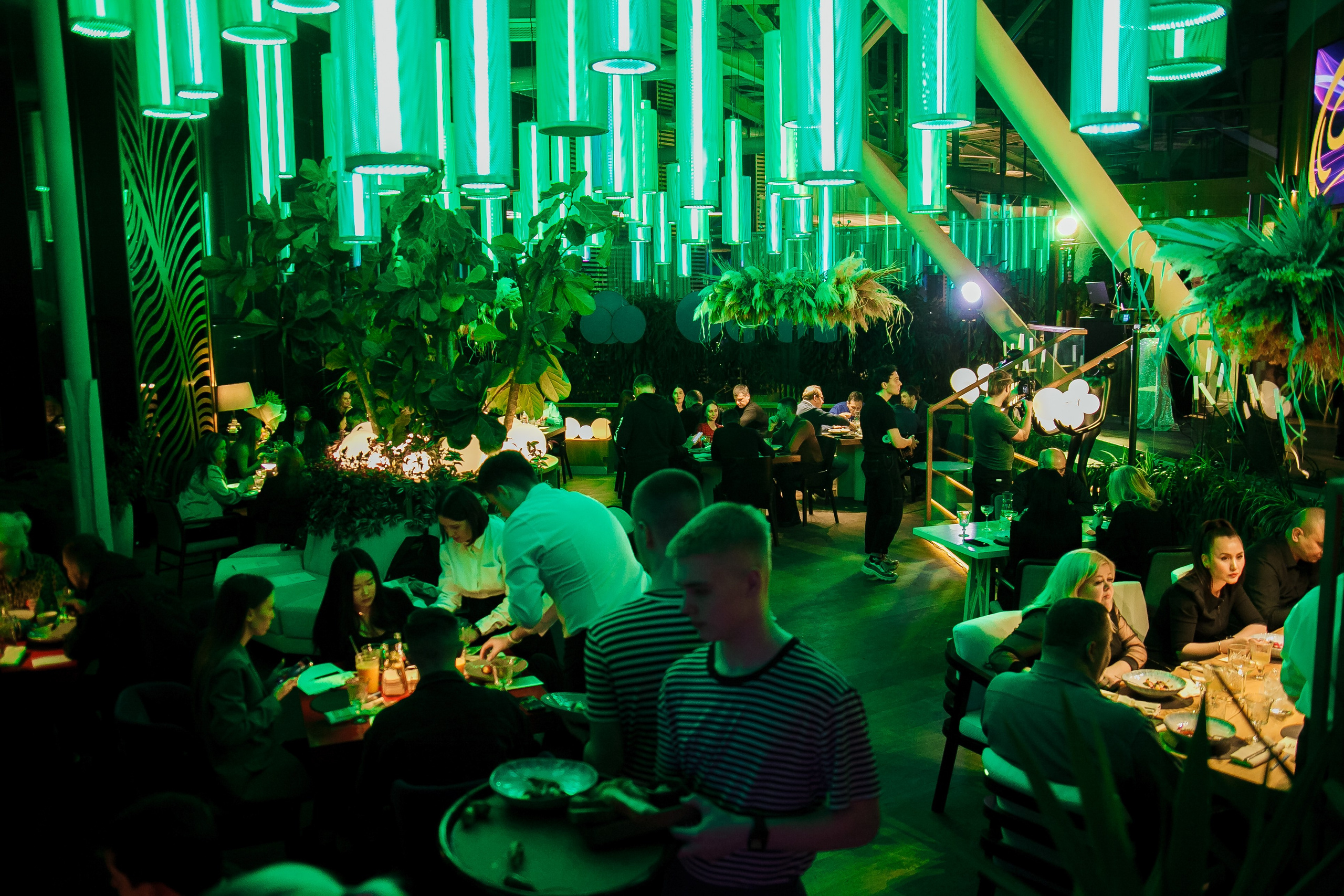 Гастроужин в ресторане Река с Шефповаром Владиславом Пискуновым. Свадебный и детский фотограф в Волгограде Слава Белов