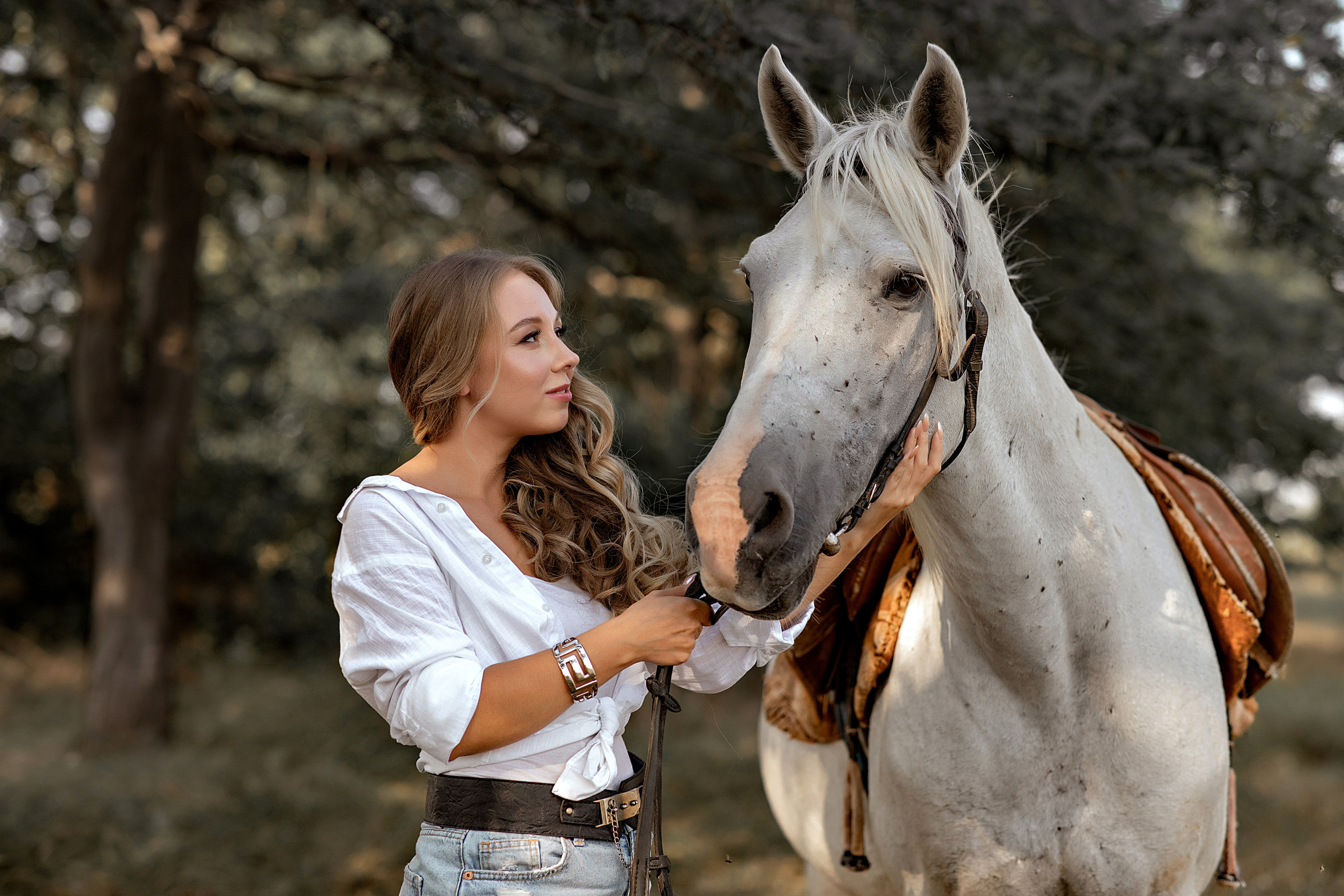 Фотосессия с лошадью. Фотограф-стилист Крым Прокат одежды в Крыму. Фотосессии в Крыму