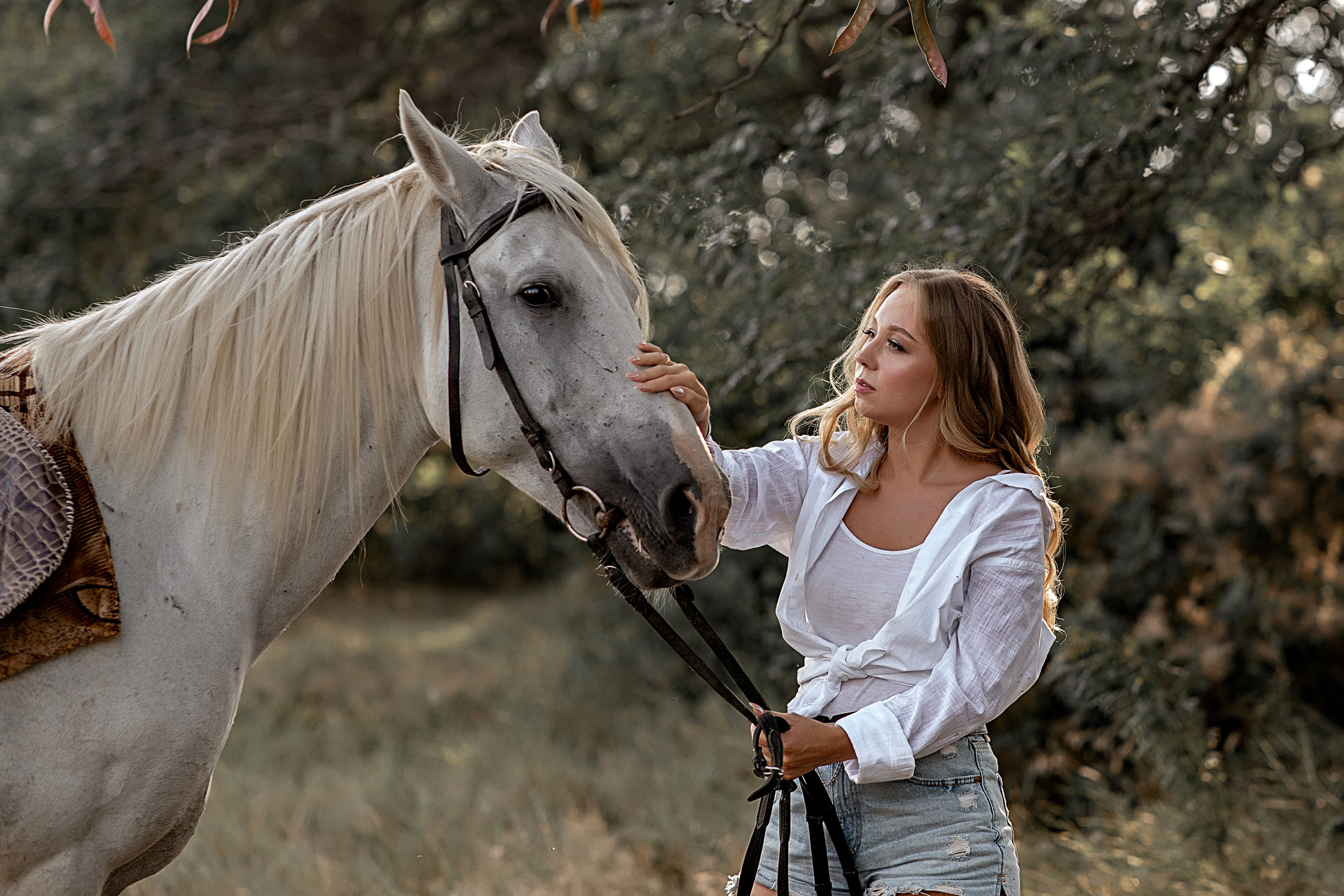 Фотосессия с лошадью. Фотограф-стилист Крым Прокат одежды в Крыму. Фотосессии в Крыму