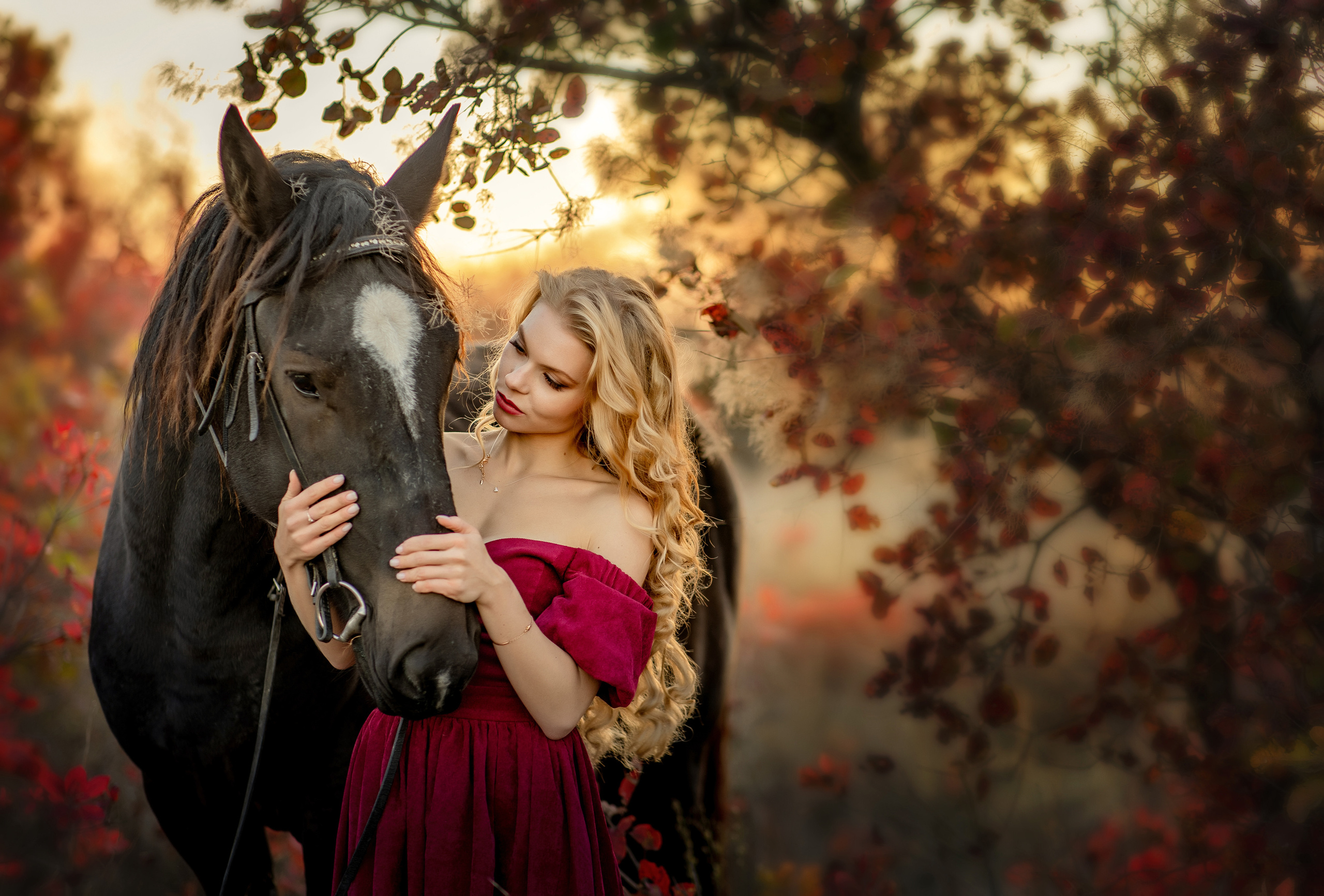 Фотосессия с лошадью. Фотограф-стилист Крым Прокат одежды в Крыму. Фотосессии в Крыму