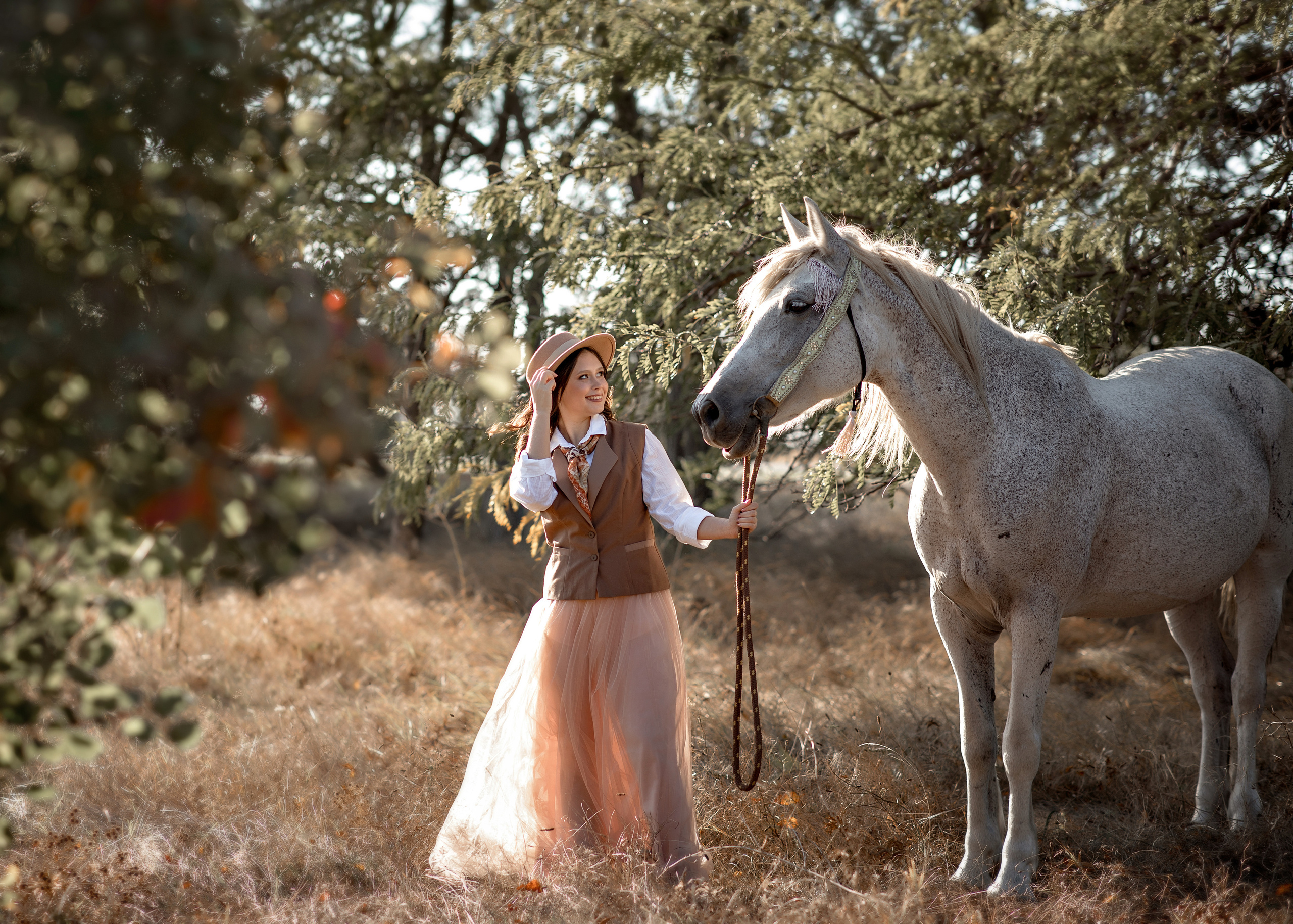 Фотосессия с лошадью. Фотограф-стилист Крым Прокат одежды в Крыму. Фотосессии в Крыму