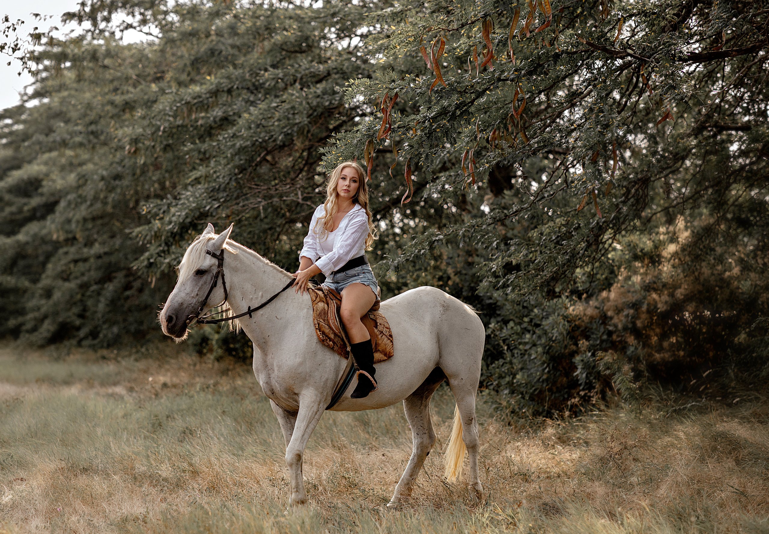 Фотосессия с лошадью. Фотограф-стилист Крым Прокат одежды в Крыму. Фотосессии в Крыму