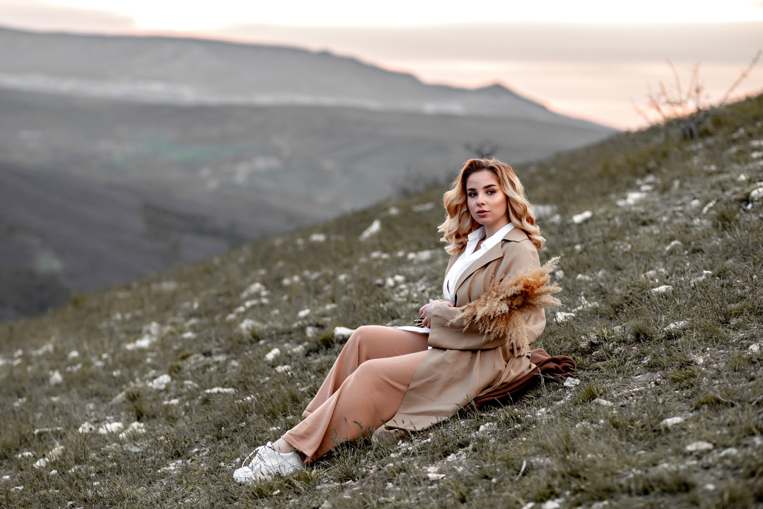 Выездные фотосессии. Съемка для влюбленных. Фотограф-стилист Крым Прокат одежды в Крыму. Фотосессии в Крыму