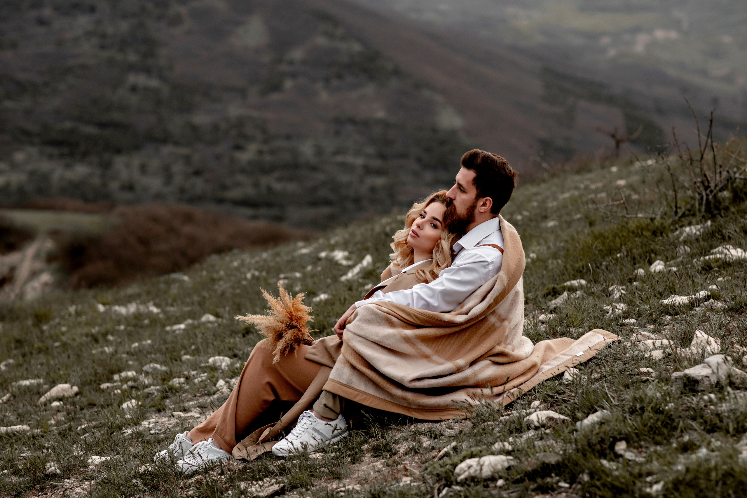 Выездные фотосессии. Съемка для влюбленных. Фотограф-стилист Крым Прокат одежды в Крыму. Фотосессии в Крыму