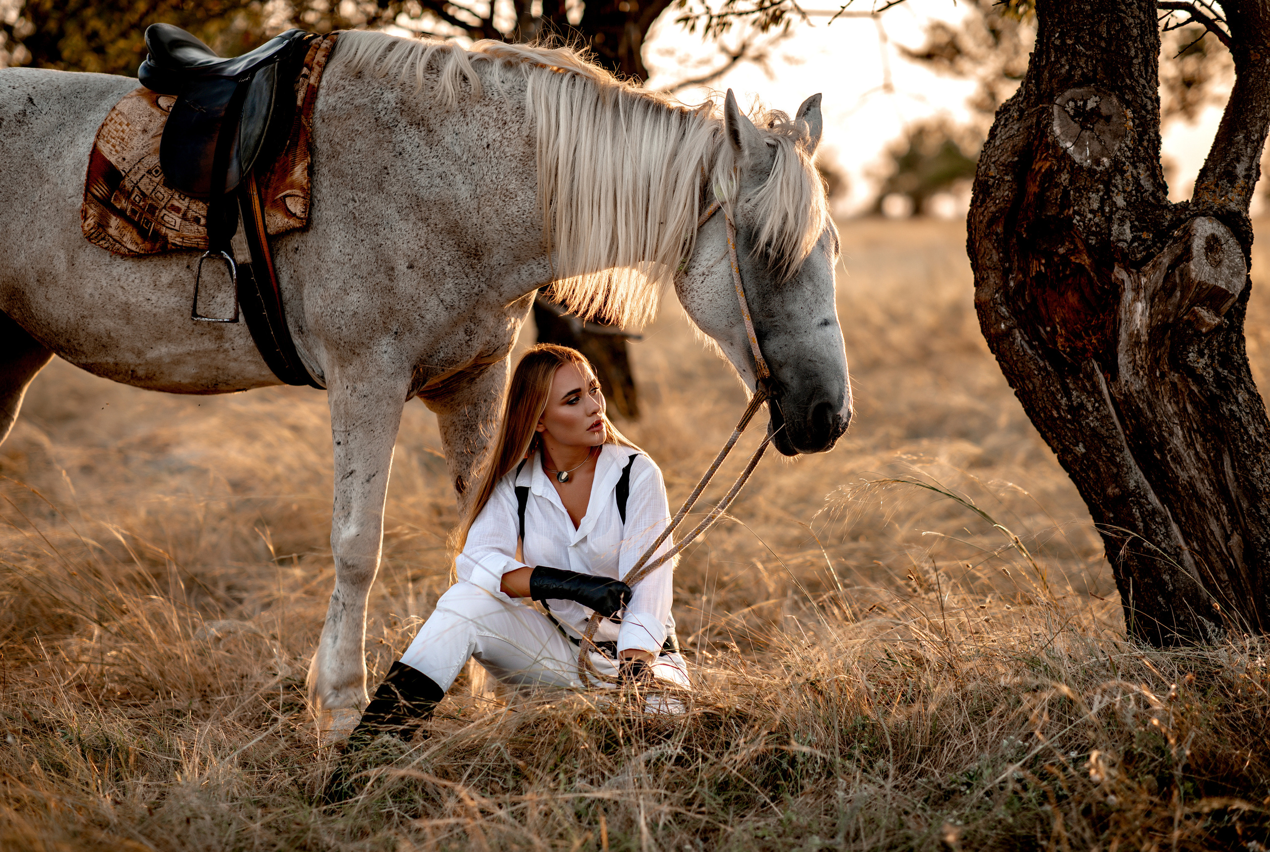 Фотосессия с лошадью. Фотограф-стилист Крым Прокат одежды в Крыму. Фотосессии в Крыму