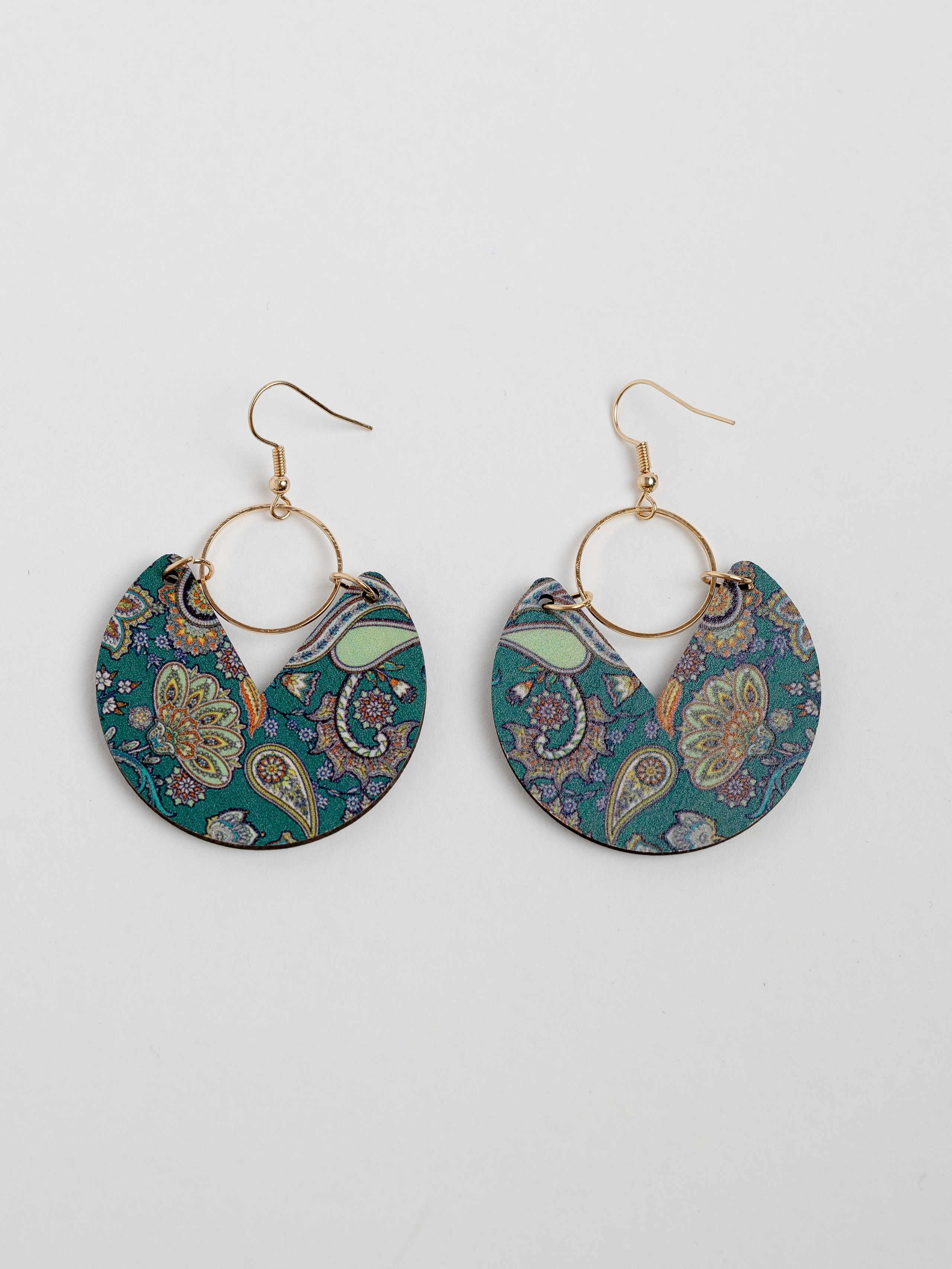 Серьги для маркетплейса. Портретный и репортажный фотограф в Казани Максим Сипачев