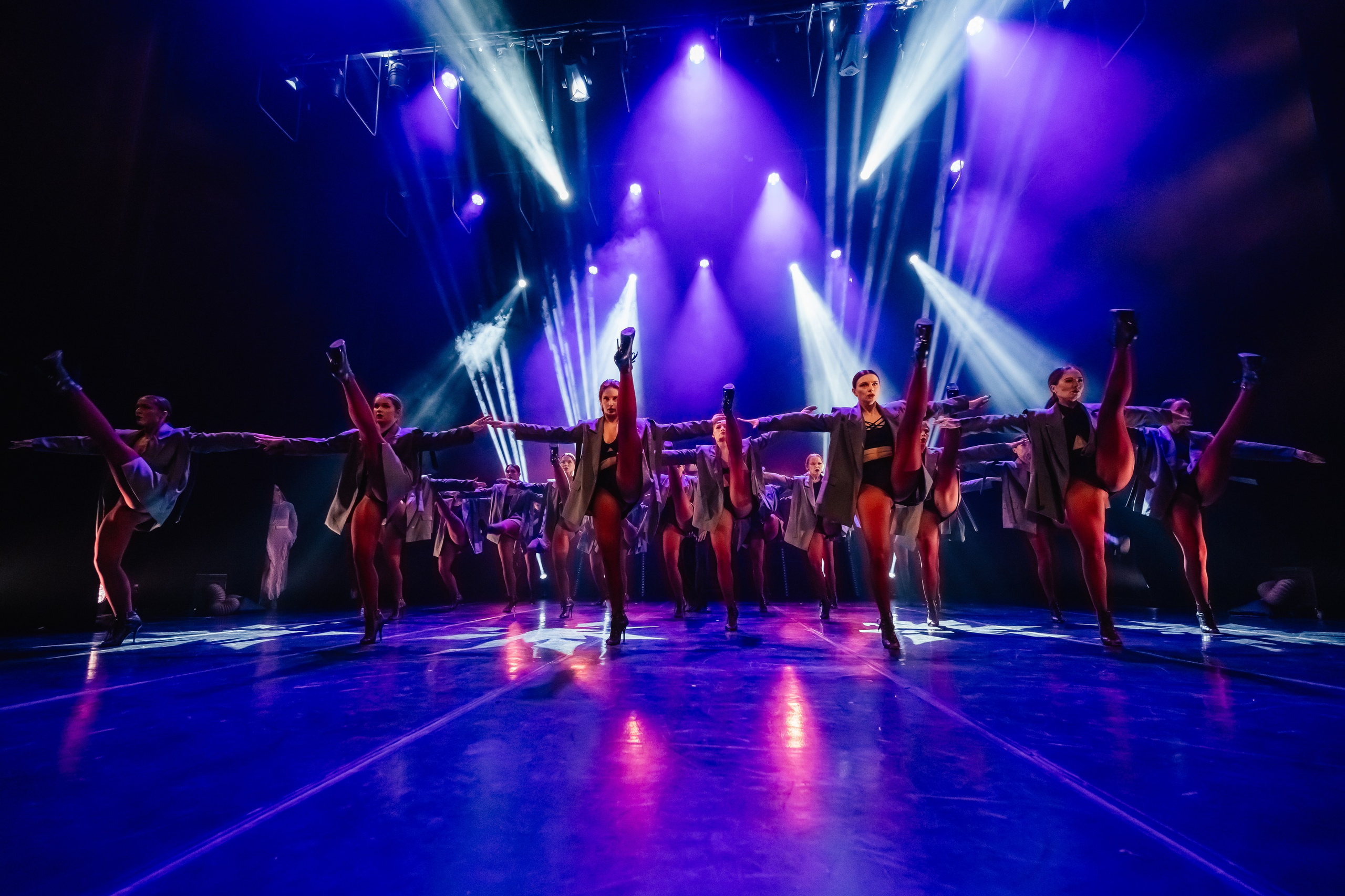 Танцевальное шоу «Диалоги». Художник по свету Максим Сергачев