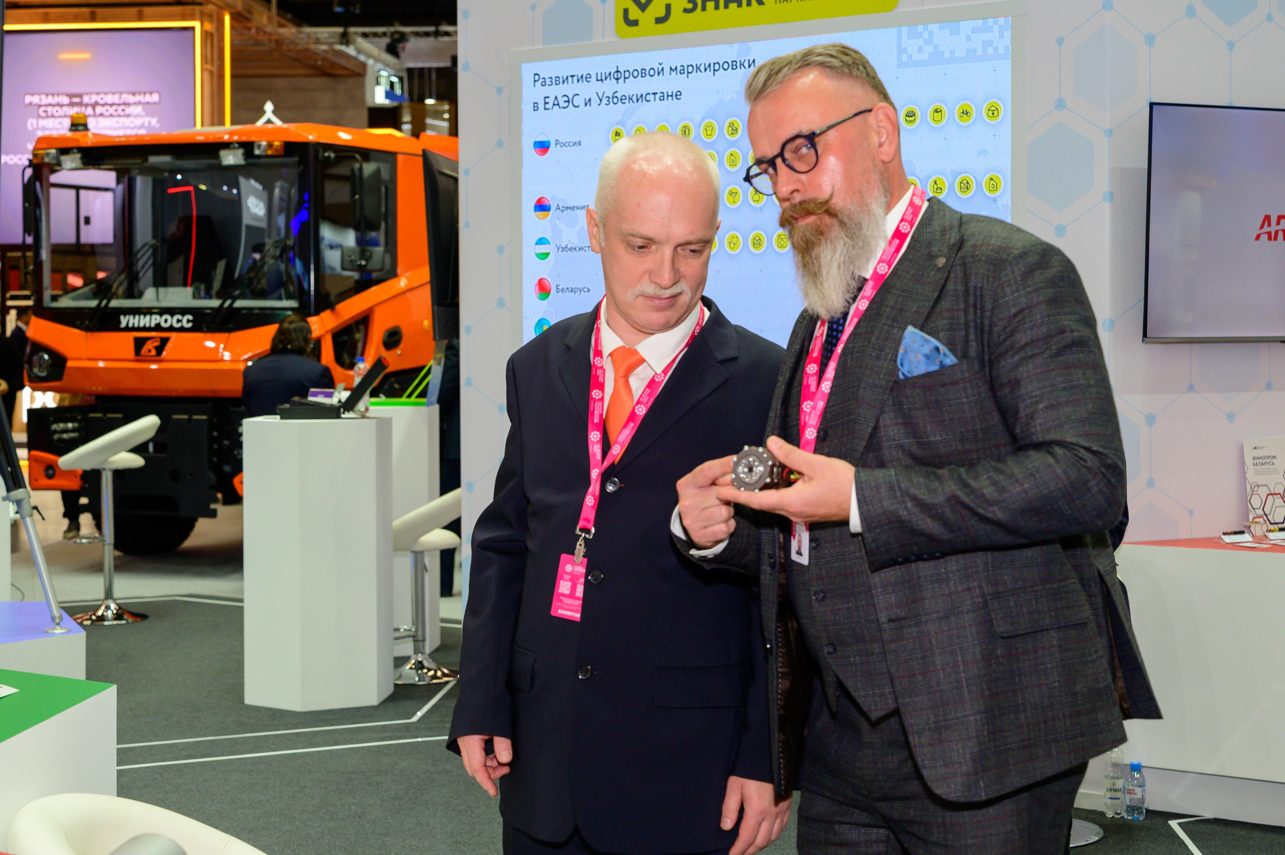 BigindustrialweekBelarus. Фотоуслуги, услуги фотографа, фотографирование важных событий