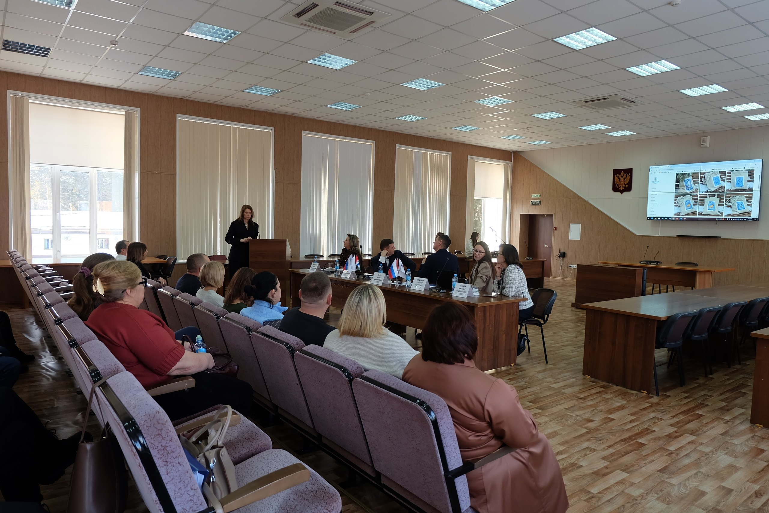 Презентация сувениров на встрече «Опора России». Сувениры и подарки с Ордынской росписью | Новосибирск