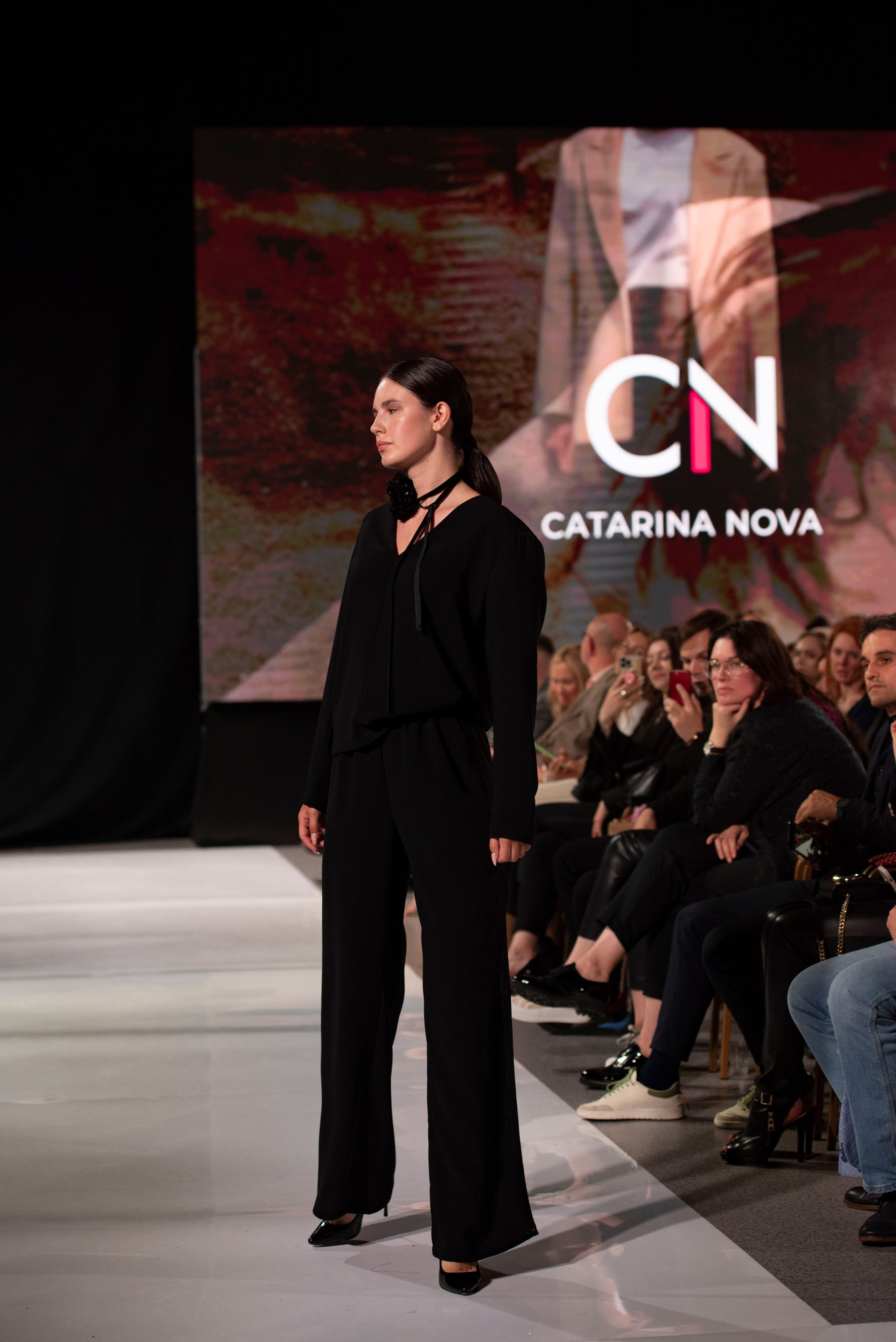 Фотограф на модельный показ. Свадебный, семейный, фэшн фотограф, школьный фотограф в Сочи