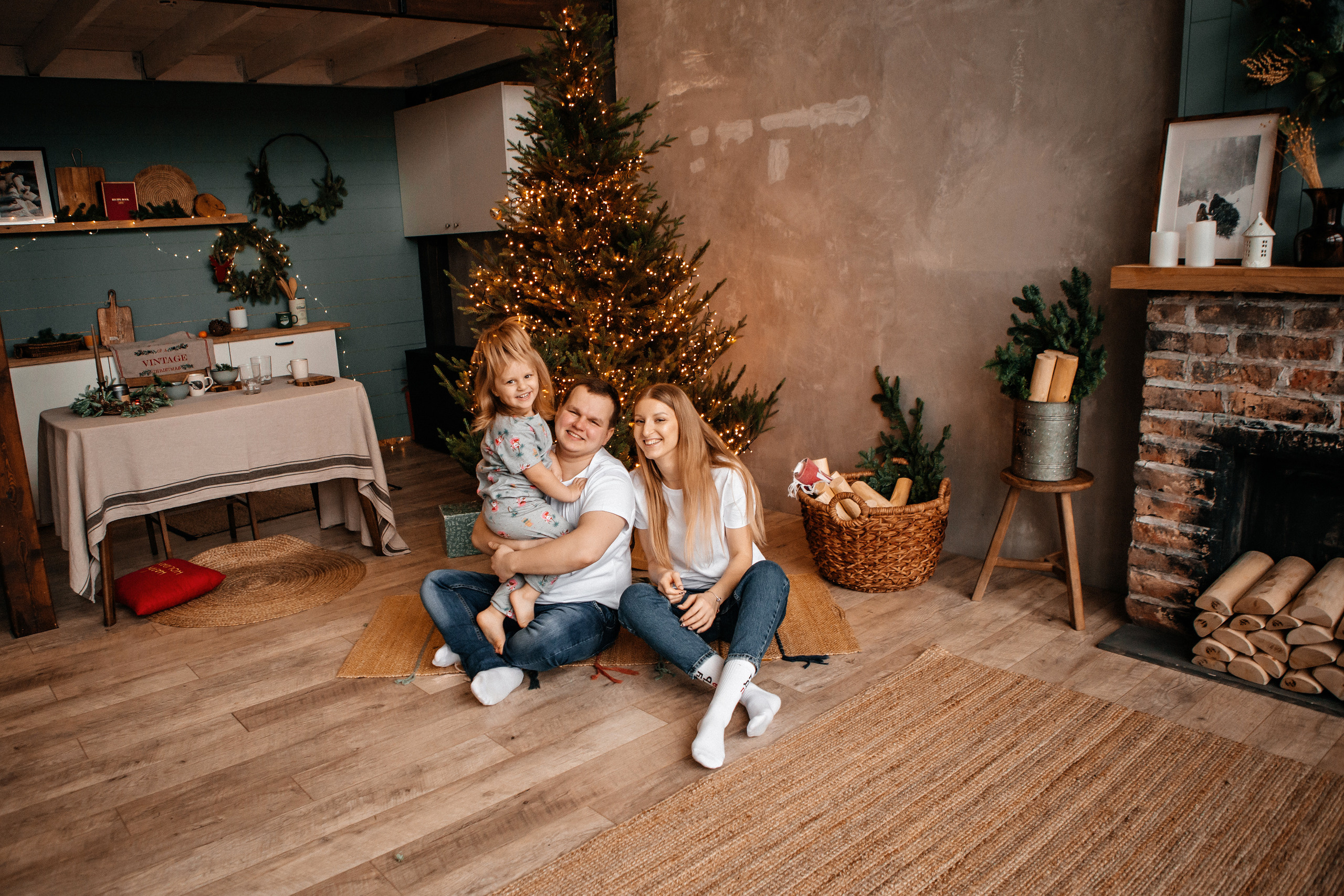 Алеся+Женя+Ксюша. Семейный фотограф в Минске Саша Павлюк