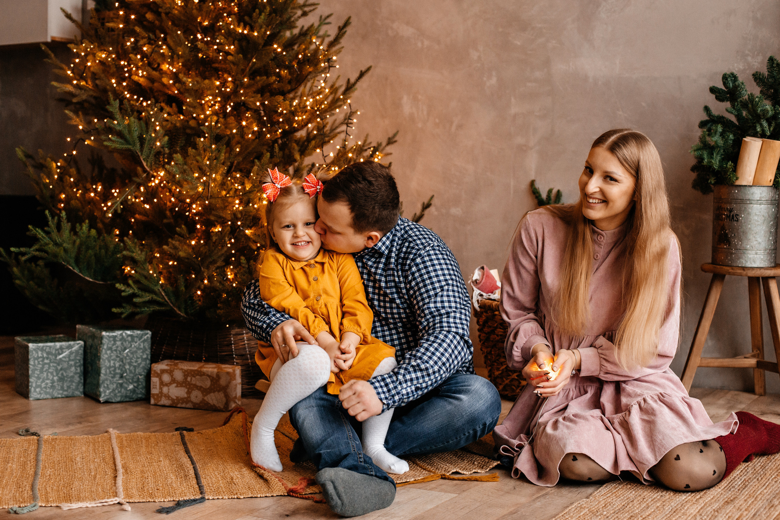 Алеся+Женя+Ксюша. Семейный фотограф в Минске Саша Павлюк