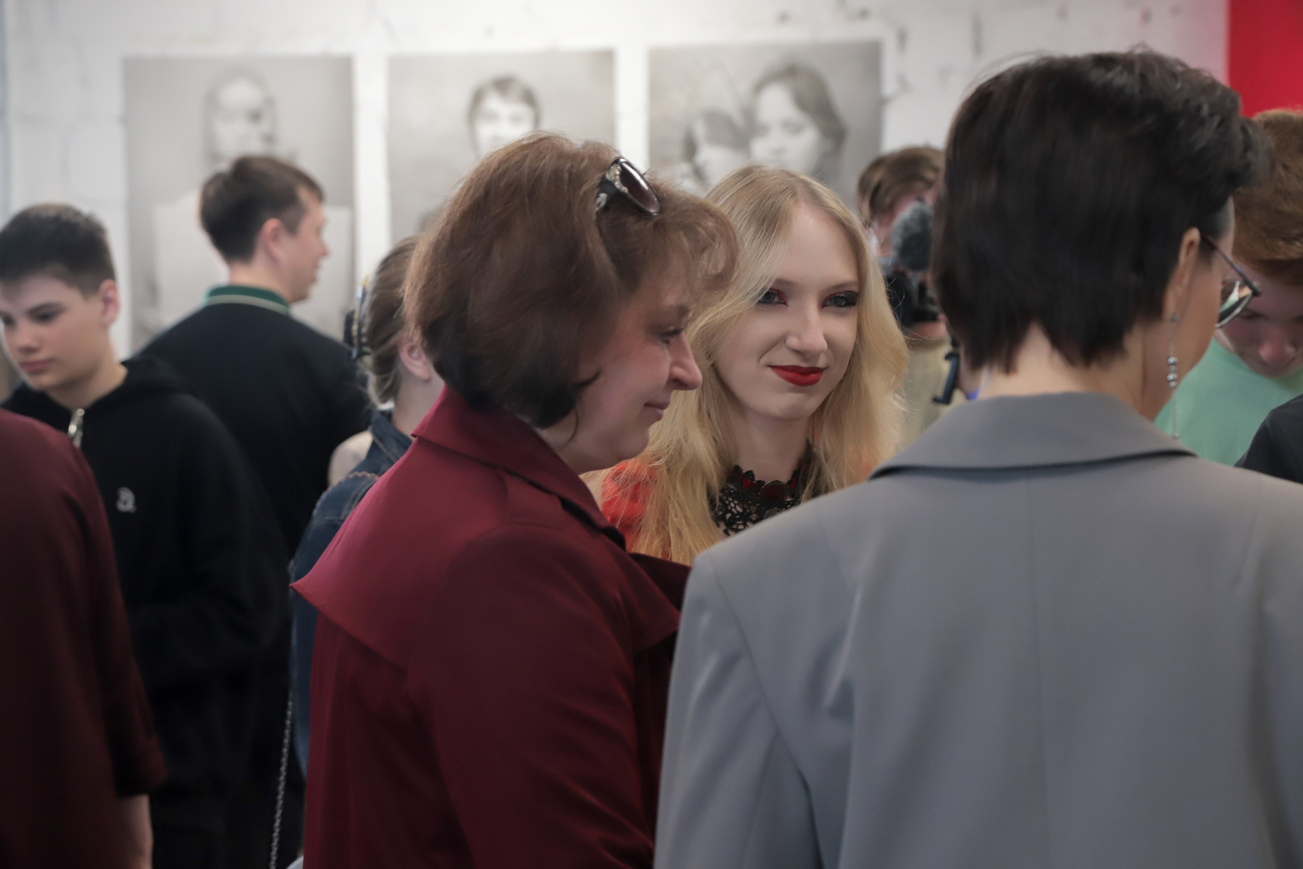 Выставка — проект «Мы начинаем путь!». АРТИКУЛ. Выпускные альбомы Нижний Тагил