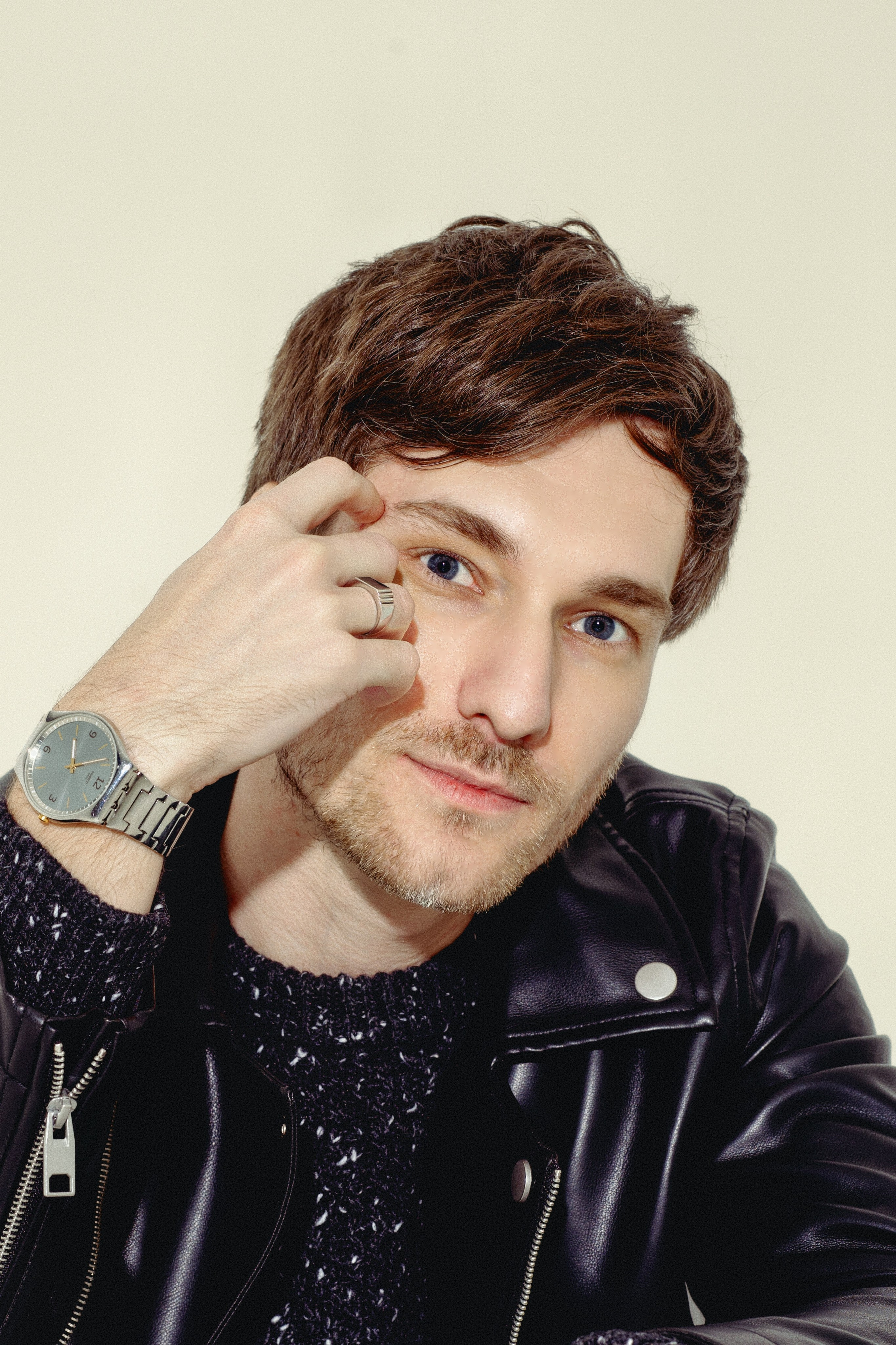 Мужской фотограф Курманаева Ирина Мужская фотосессия. Мужская съемка. прогулка по городу. Прогулка по Питеру. Мужские позы для фотосессий Мужской фотограф Фотосессия для парней