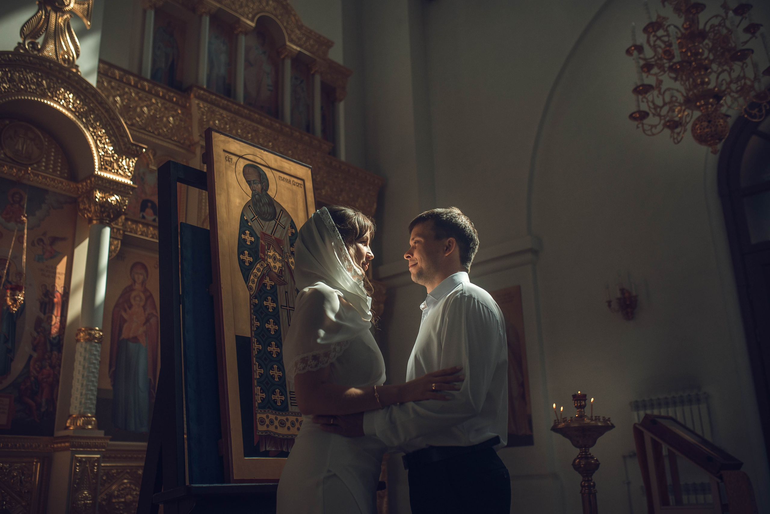 молодожены в сартове, пара в саратове ,съемка в храме, сьемка в храме москва, венчание в саратове, венчание москва , фоотосъемка венчание, фотограф на венчание 