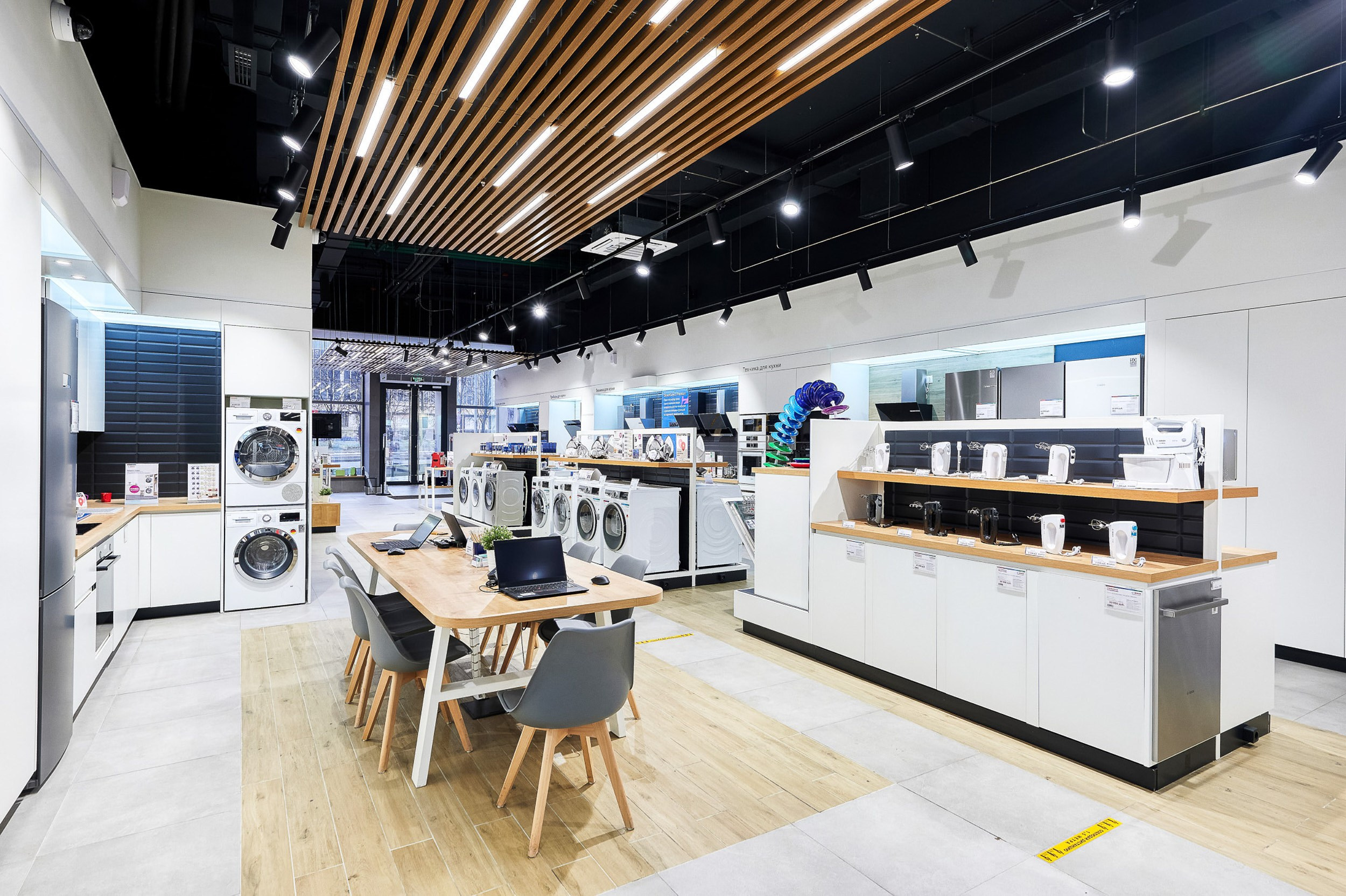 Ретейл. Герман Лепёхин коммерческий фотограф в Москве: репортаж, портреты, интерьеры, производство