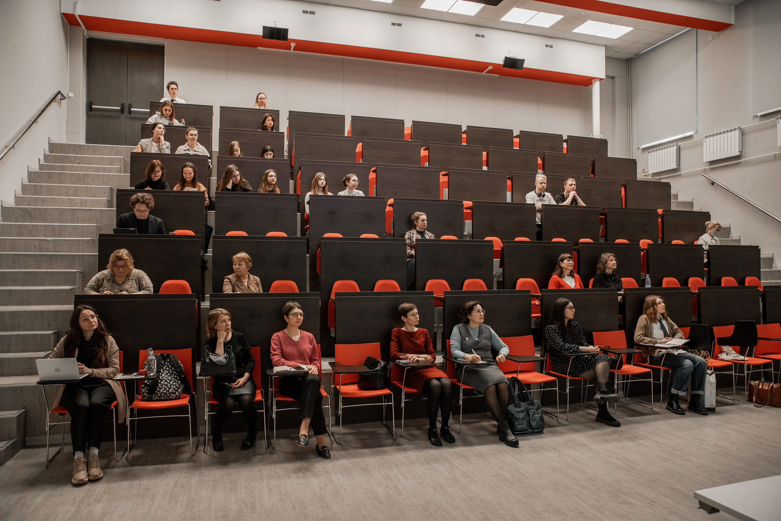 IV Международная научная конференция | Диалог Культур Культура Диалога. Фотограф брендов и бизнеса в Москве Алексей Сентюрин