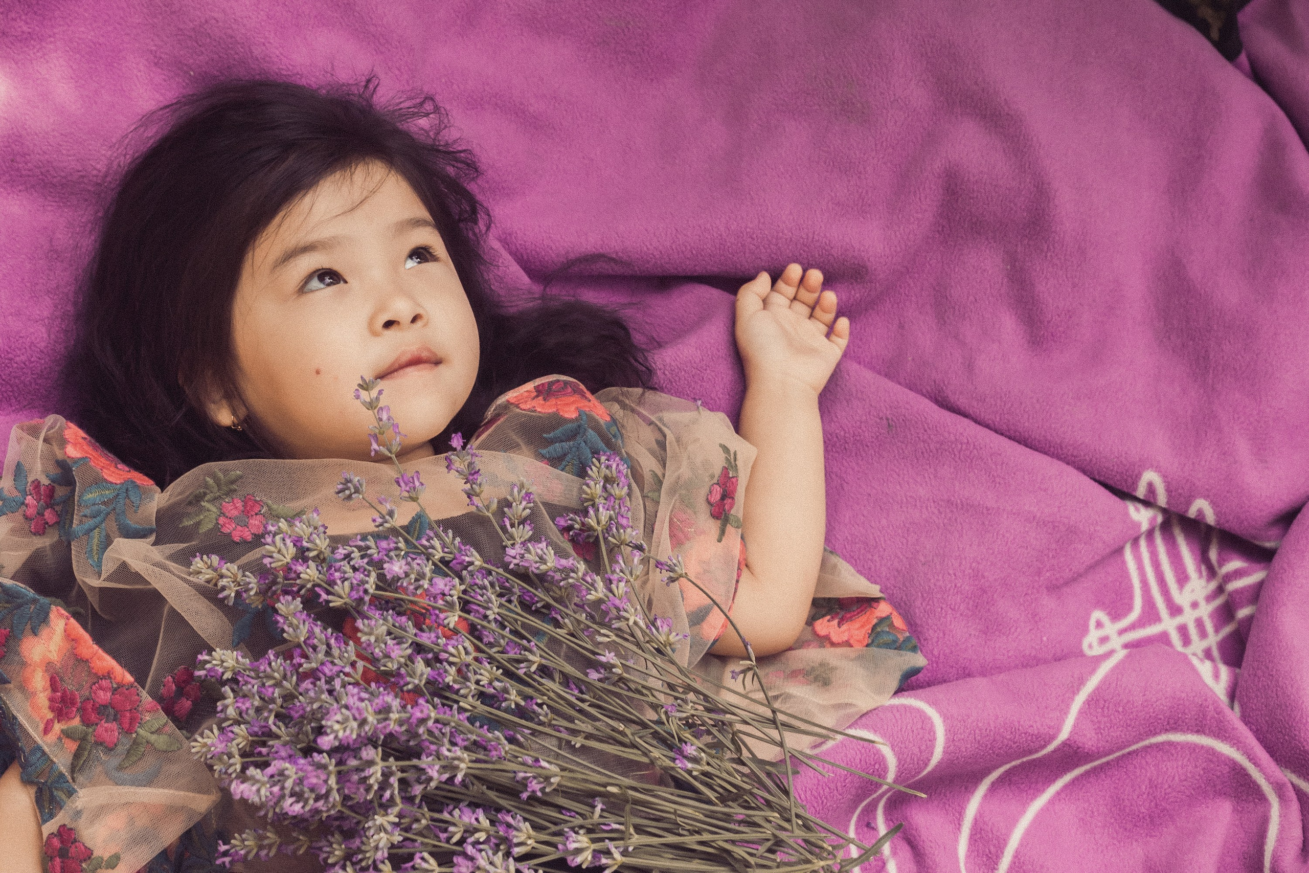 Летняя прогулка мамы и дочери. Фотограф Наталья Гончарова. Снимаю живые портреты в Алматы