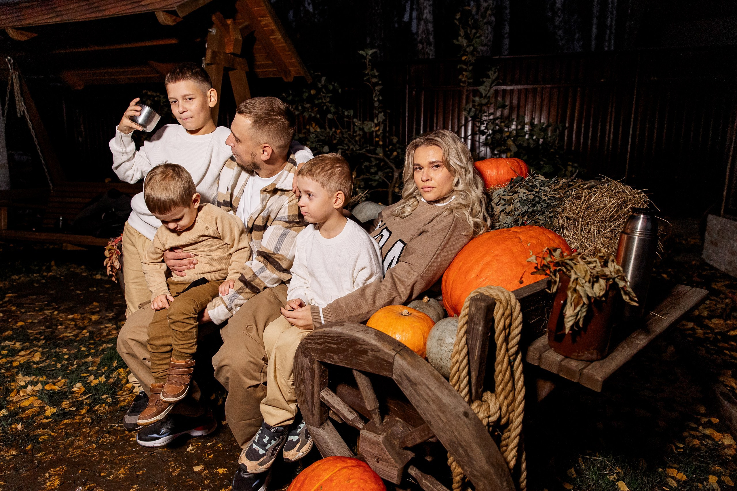 Эдуард и Дарья с сыновьями. Свадебный и семейный фотограф в Челябинске Юлия Ишимова