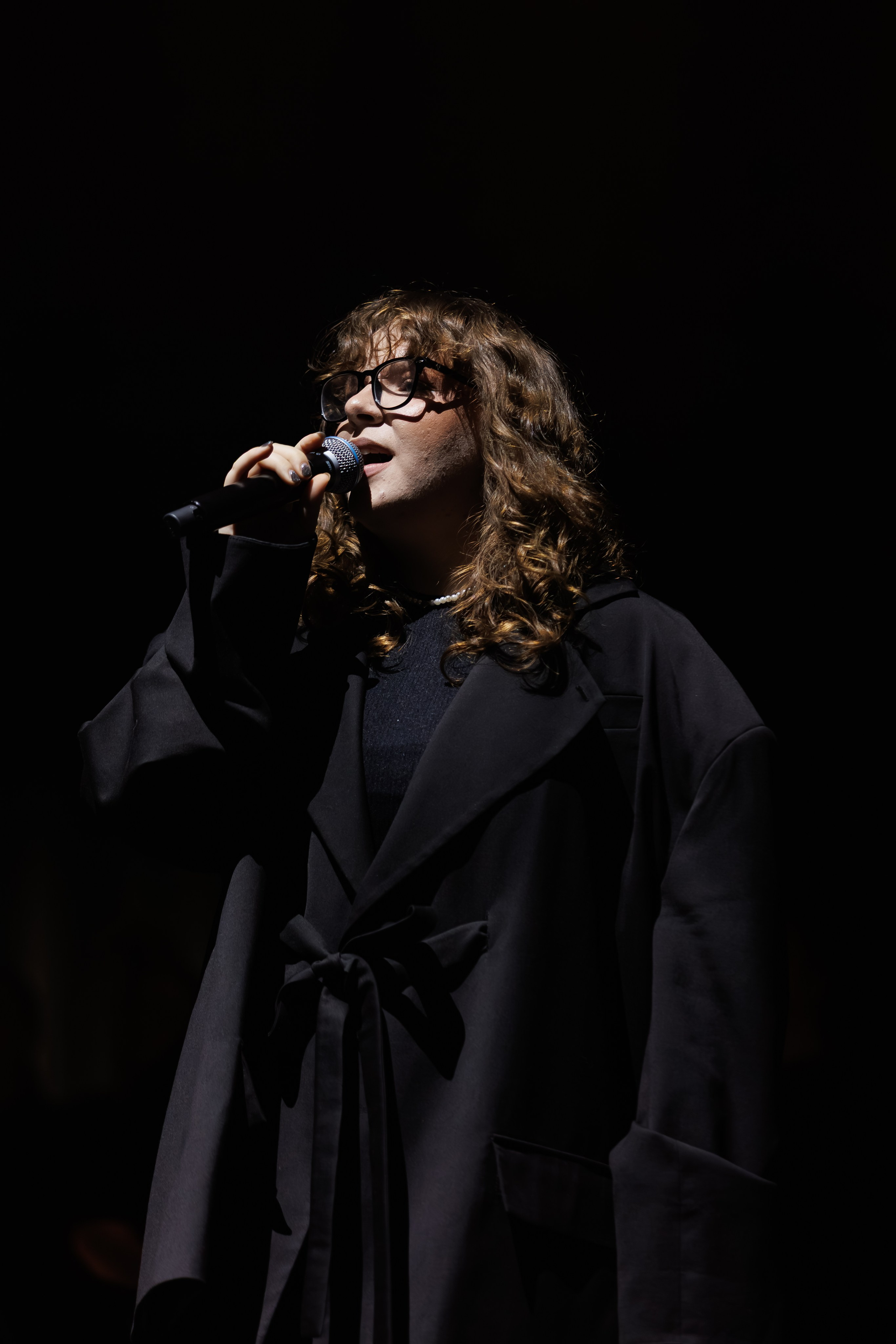 Concert Photography in Dubai — Anton Belyaev Live Performance. Evgen Yatsenko — Photographer in Dubai