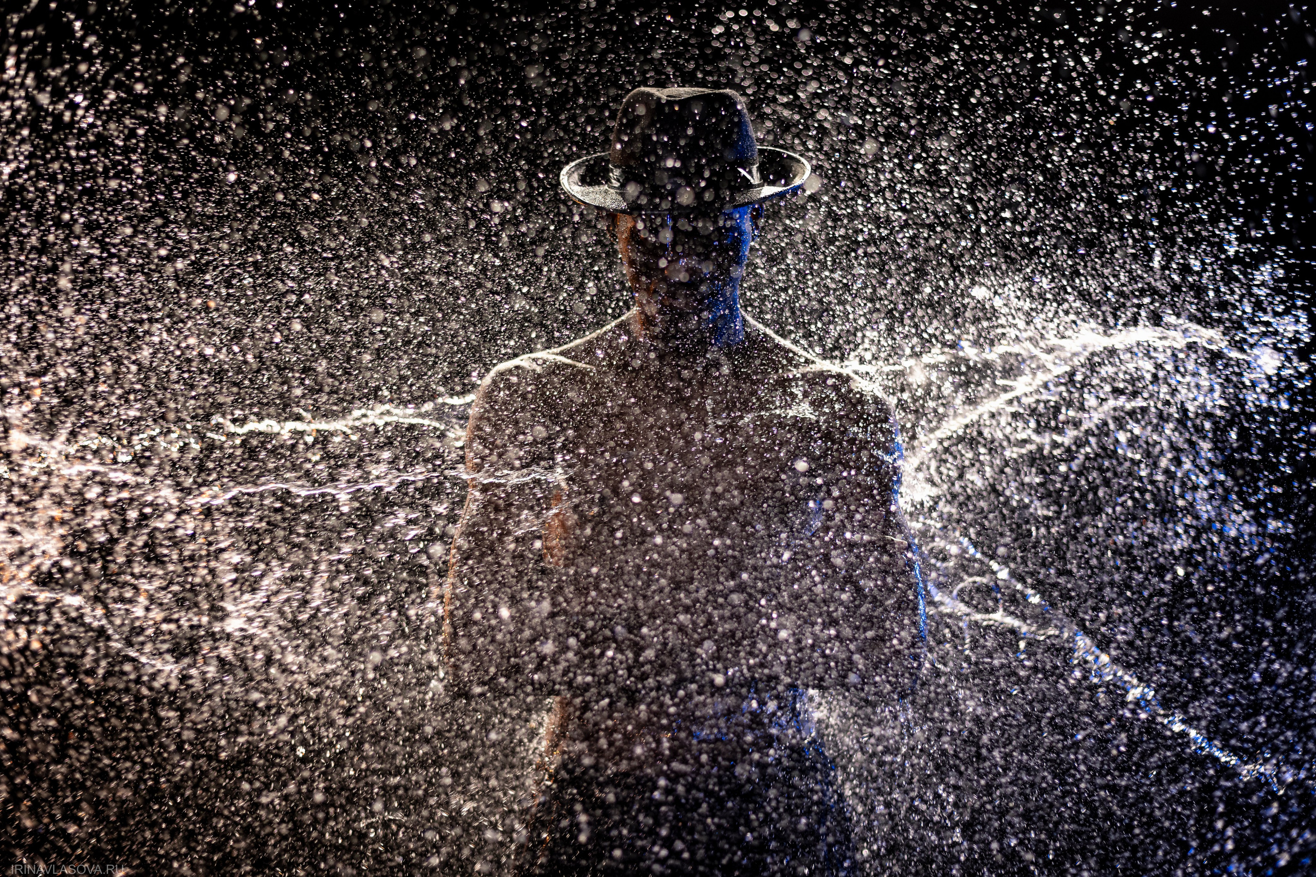 аква фотосессия с водой в студии для танцоров и спортсменов