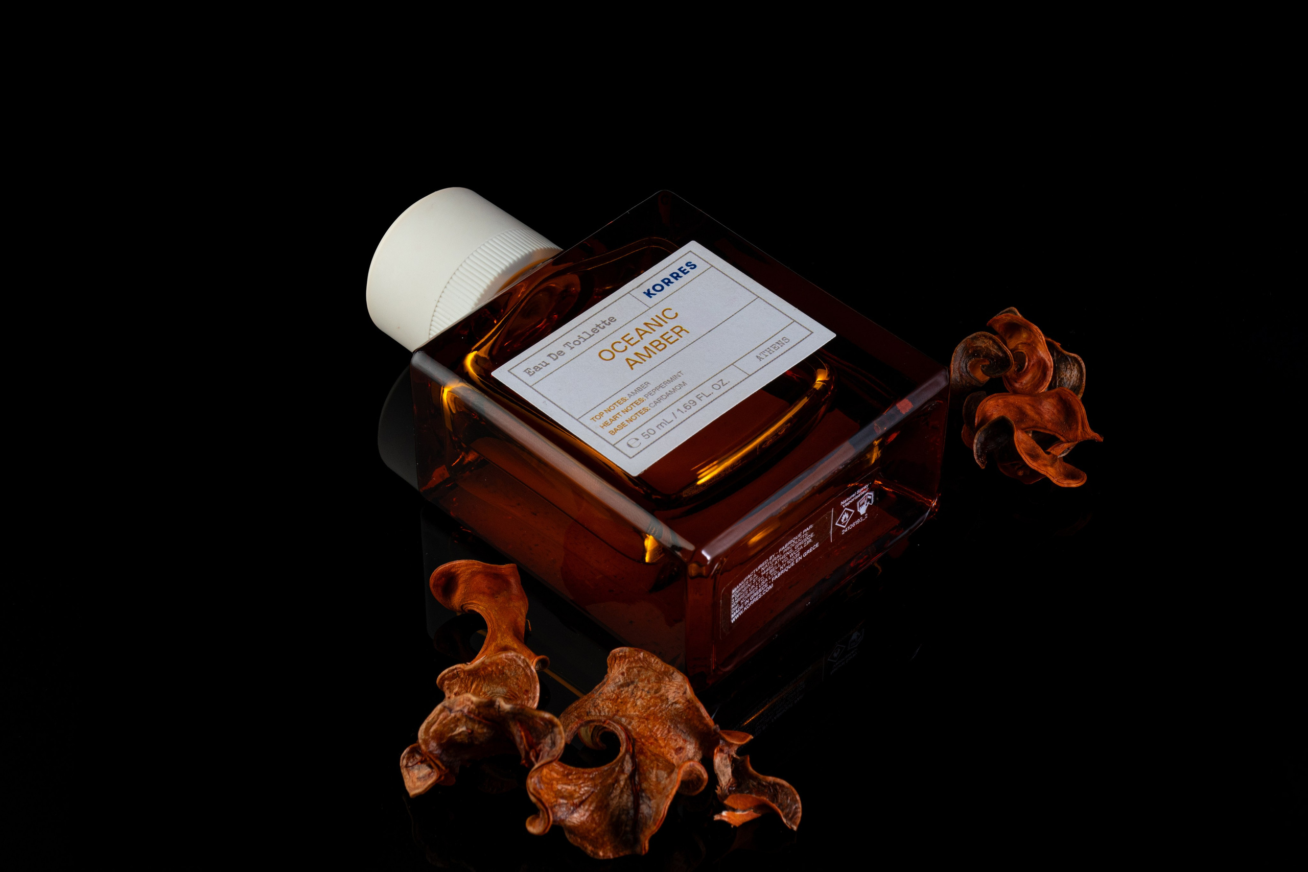 Чёрный фон. Предметный, рекламный, ювелирный фотограф в Москве