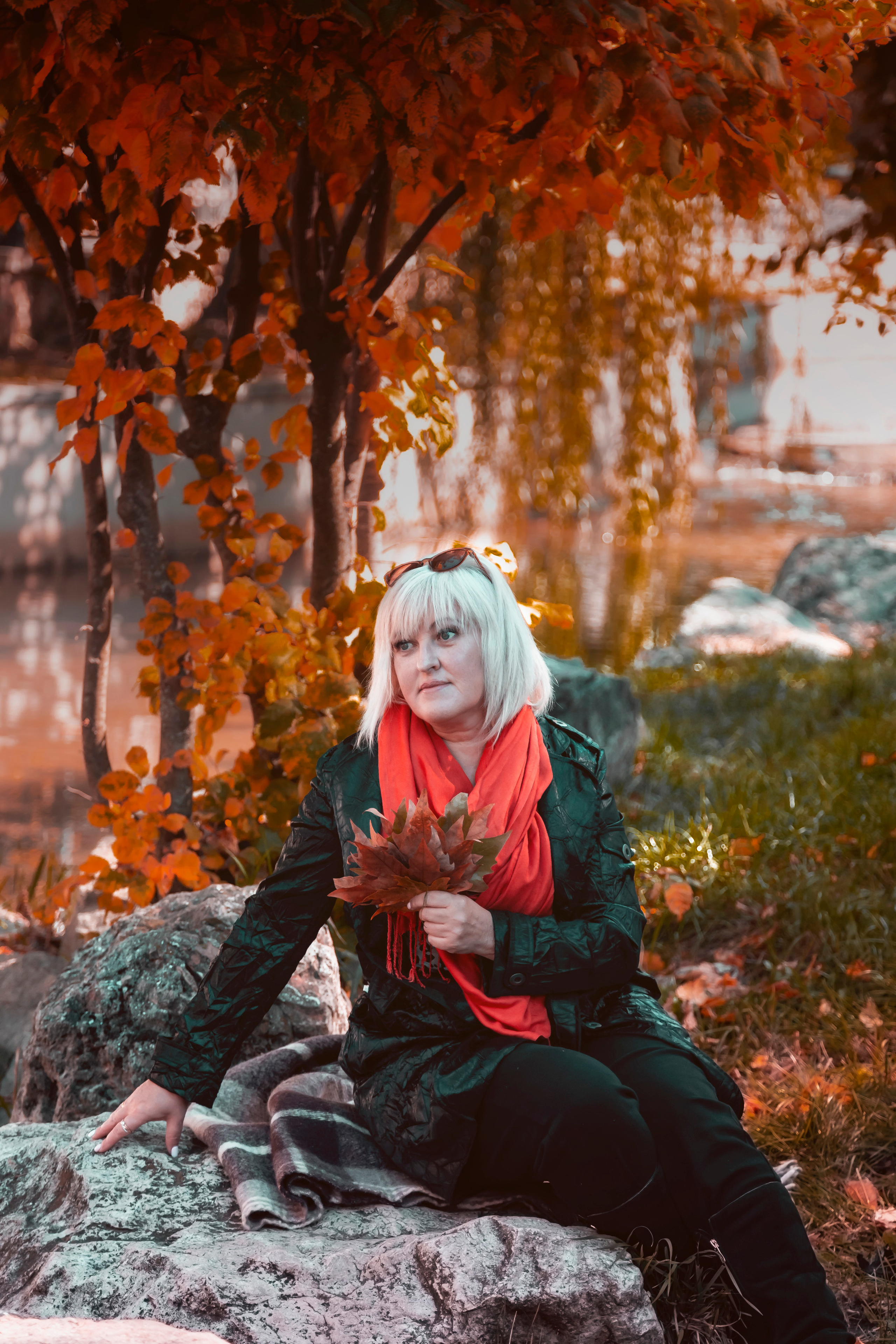 женский портрет, осенний портрет, фотопрогулка по городу, экспресс-фотосессия, лайфстайл фотосессия, фотограф в Симферополе, женский фотограф, коуч-фотограф, заказать фотосессию в Симферополе, фотосессия для девушки, фотосессия для женщины, женщина 50+, женская красота, осенние краски, художественная фотография, фотосессия у профессионала