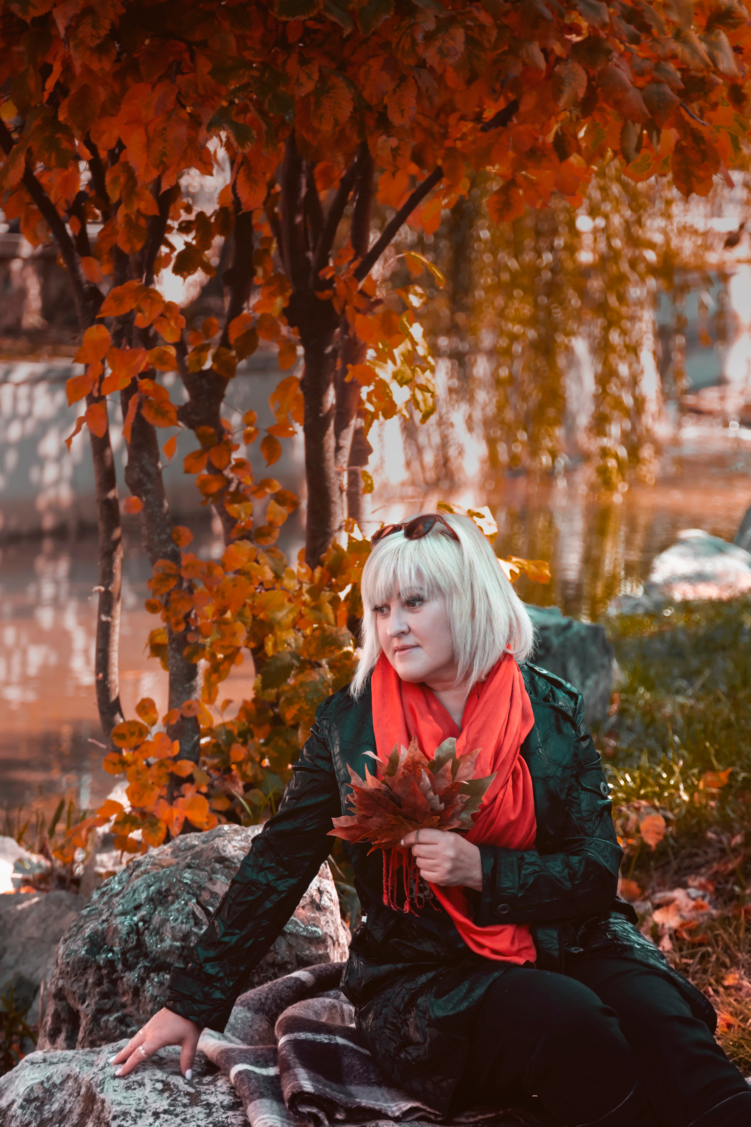 женский портрет, осенний портрет, фотопрогулка по городу, экспресс-фотосессия, лайфстайл фотосессия, фотограф в Симферополе, женский фотограф, коуч-фотограф, заказать фотосессию в Симферополе, фотосессия для девушки, фотосессия для женщины, женщина 50+, женская красота, осенние краски, художественная фотография, фотосессия у профессионала