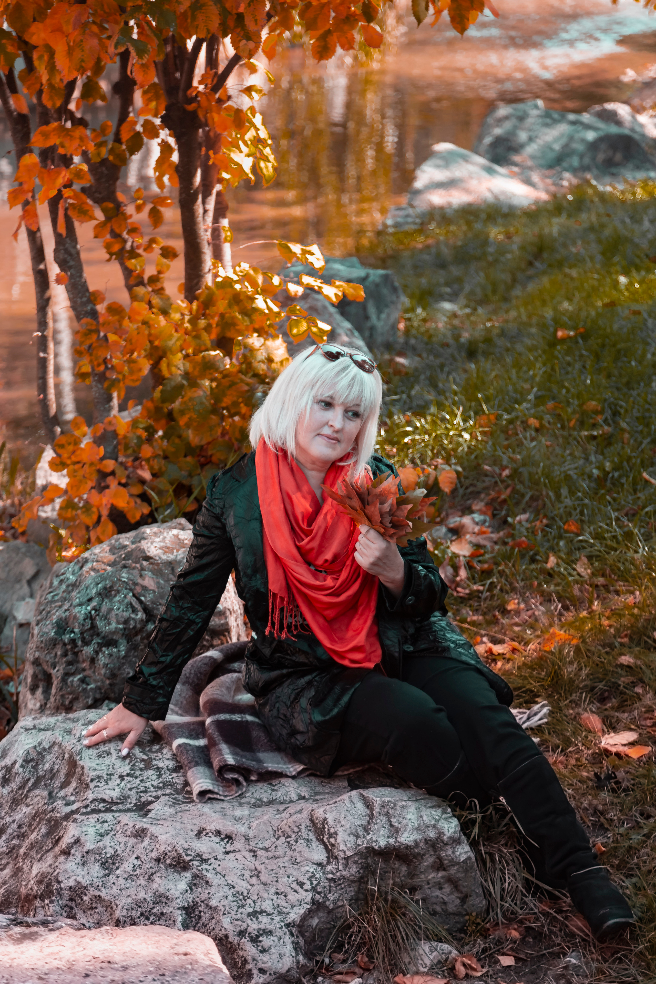 женский портрет, осенний портрет, фотопрогулка по городу, экспресс-фотосессия, лайфстайл фотосессия, фотограф в Симферополе, женский фотограф, коуч-фотограф, заказать фотосессию в Симферополе, фотосессия для девушки, фотосессия для женщины, женщина 50+, женская красота, осенние краски, художественная фотография, фотосессия у профессионала