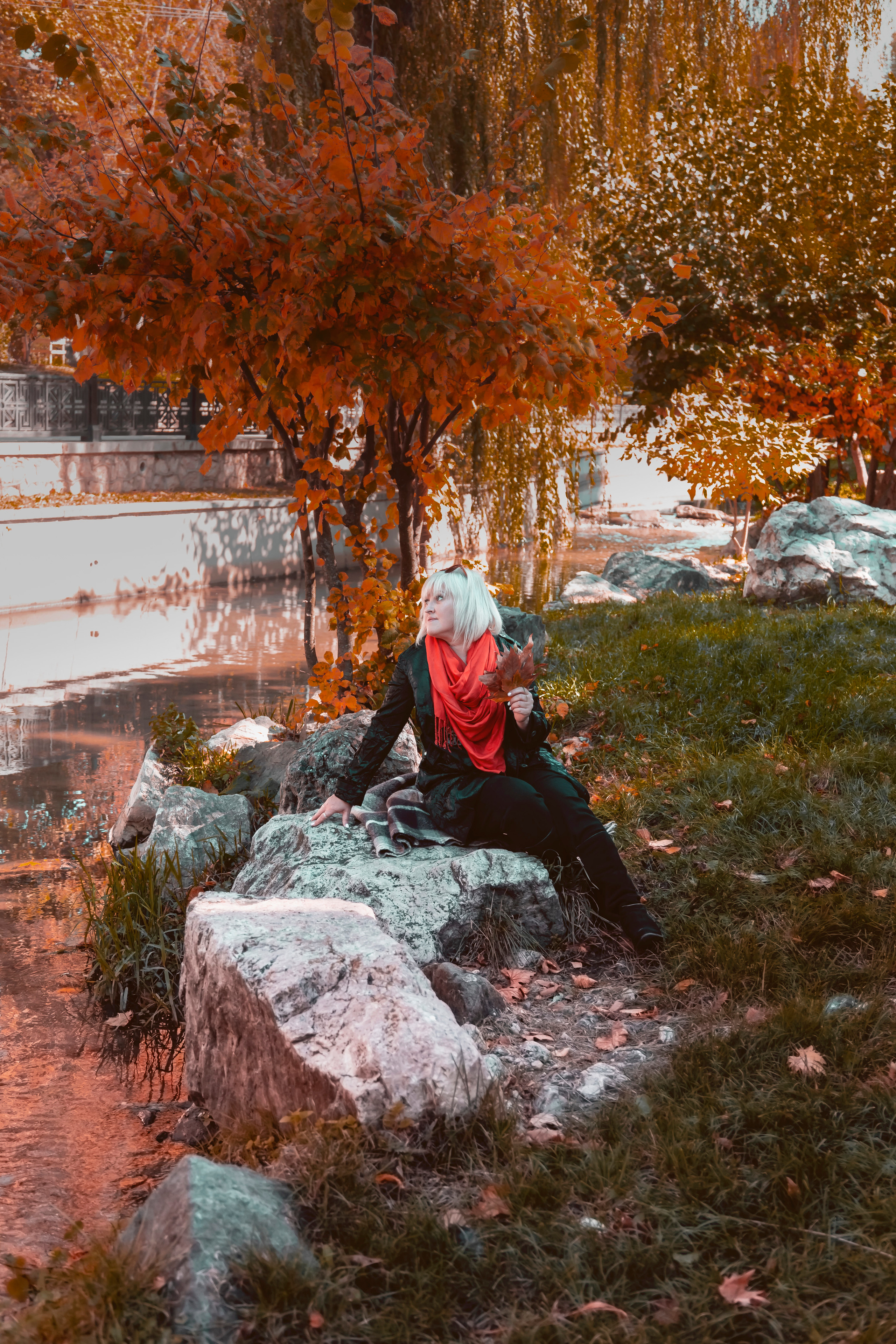 женский портрет, осенний портрет, фотопрогулка по городу, экспресс-фотосессия, лайфстайл фотосессия, фотограф в Симферополе, женский фотограф, коуч-фотограф, заказать фотосессию в Симферополе, фотосессия для девушки, фотосессия для женщины, женщина 50+, женская красота, осенние краски, художественная фотография, фотосессия у профессионала