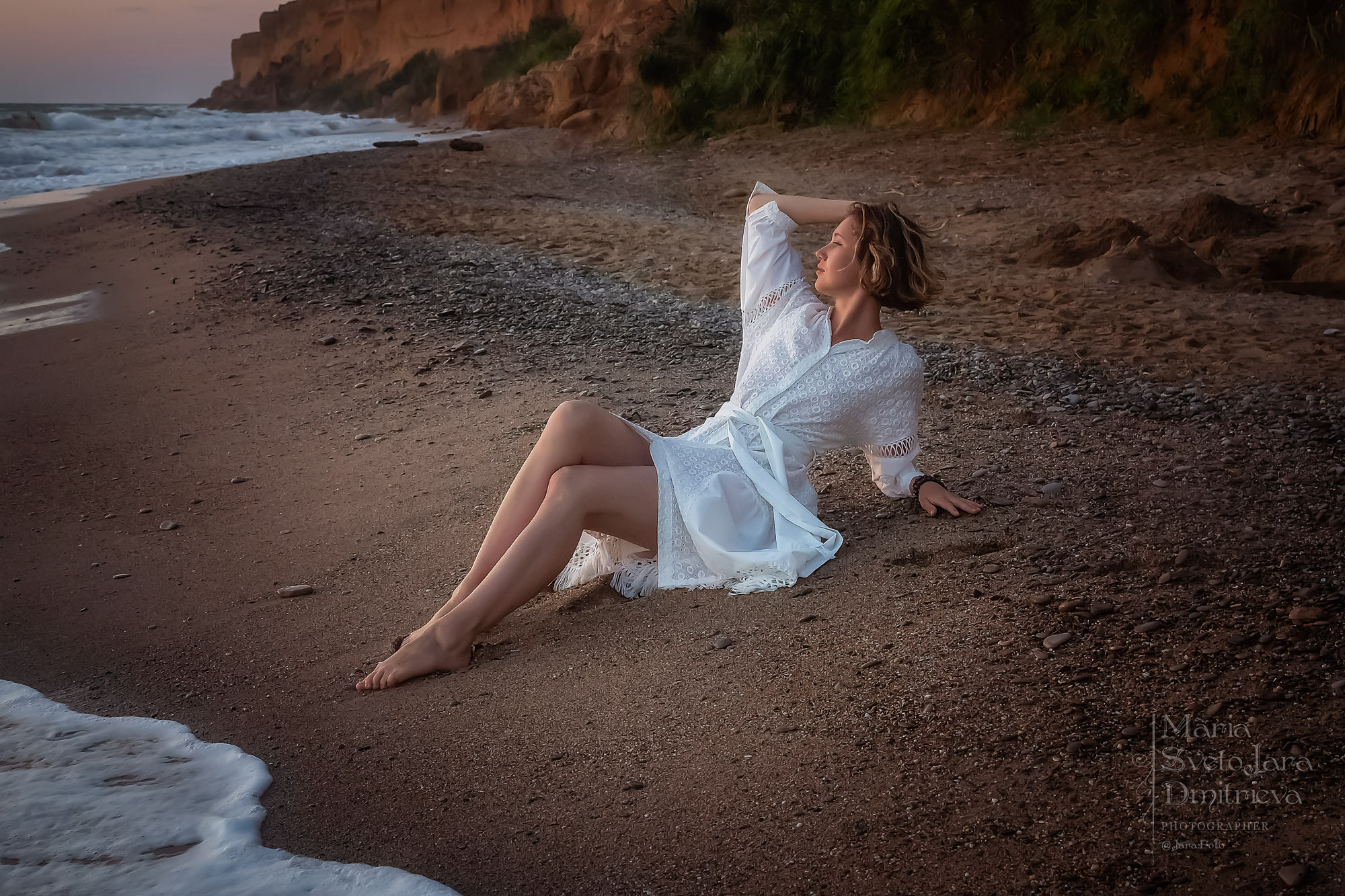 Лена: закат на берегу моря. Фотограф в Симферополе и Крыму — Мария СветоЯра Дмитриева | Индивидуальные и семейные съёмки