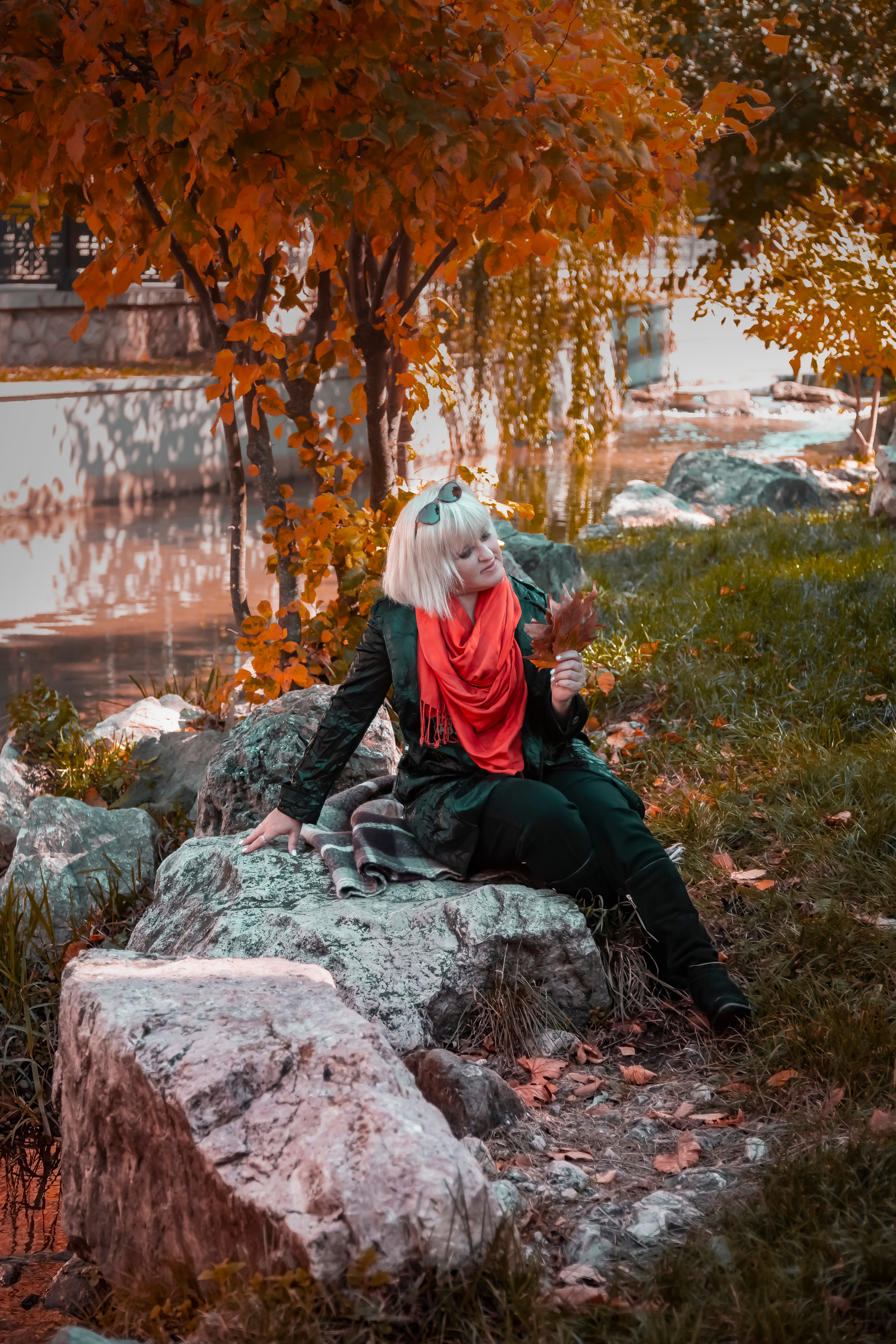 женский портрет, осенний портрет, фотопрогулка по городу, экспресс-фотосессия, лайфстайл фотосессия, фотограф в Симферополе, женский фотограф, коуч-фотограф, заказать фотосессию в Симферополе, фотосессия для девушки, фотосессия для женщины, женщина 50+, женская красота, осенние краски, художественная фотография, фотосессия у профессионала