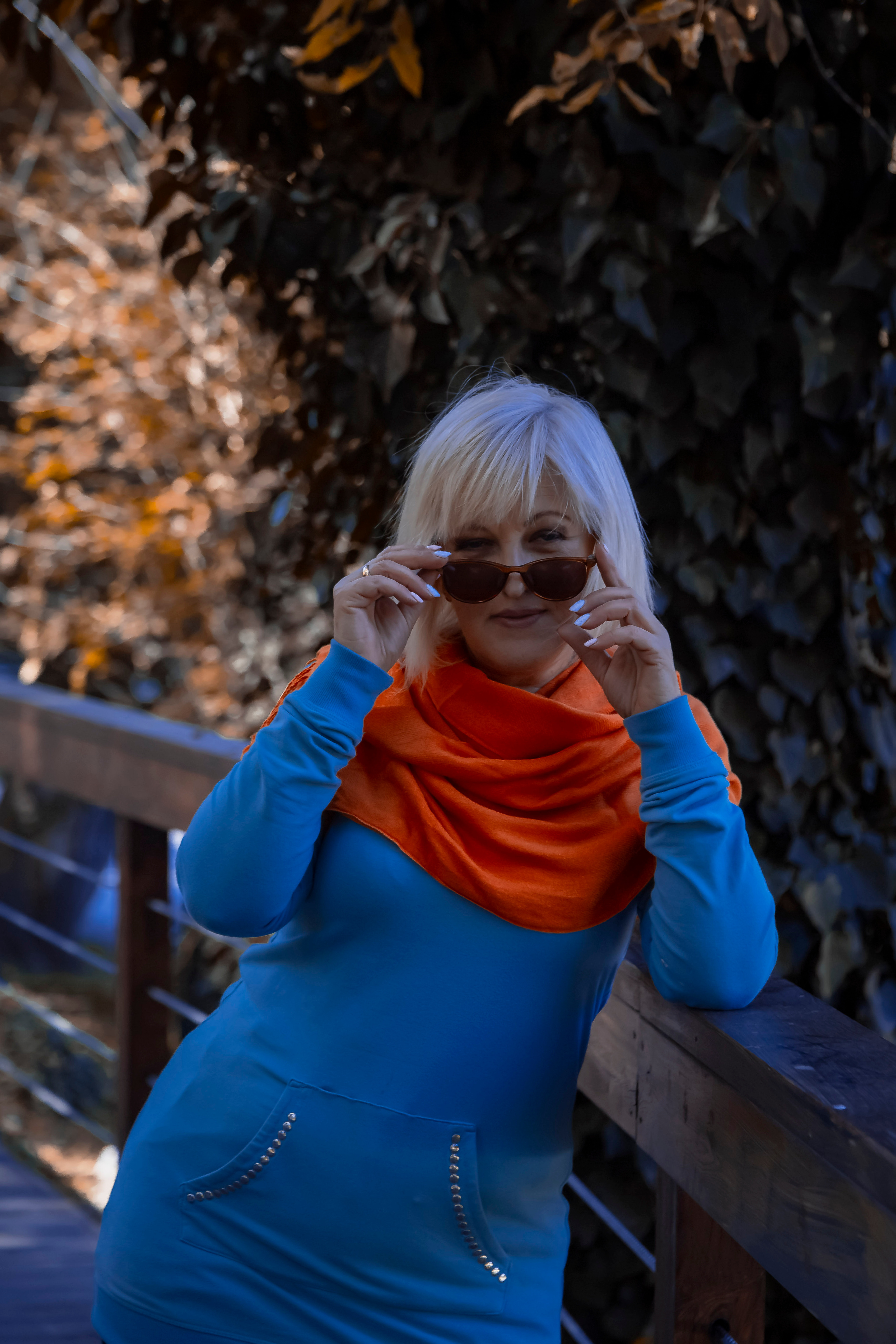 женский портрет, осенний портрет, фотопрогулка по городу, экспресс-фотосессия, лайфстайл фотосессия, фотограф в Симферополе, женский фотограф, коуч-фотограф, заказать фотосессию в Симферополе, фотосессия для девушки, фотосессия для женщины, женщина 50+, женская красота, осенние краски, художественная фотография, фотосессия у профессионала