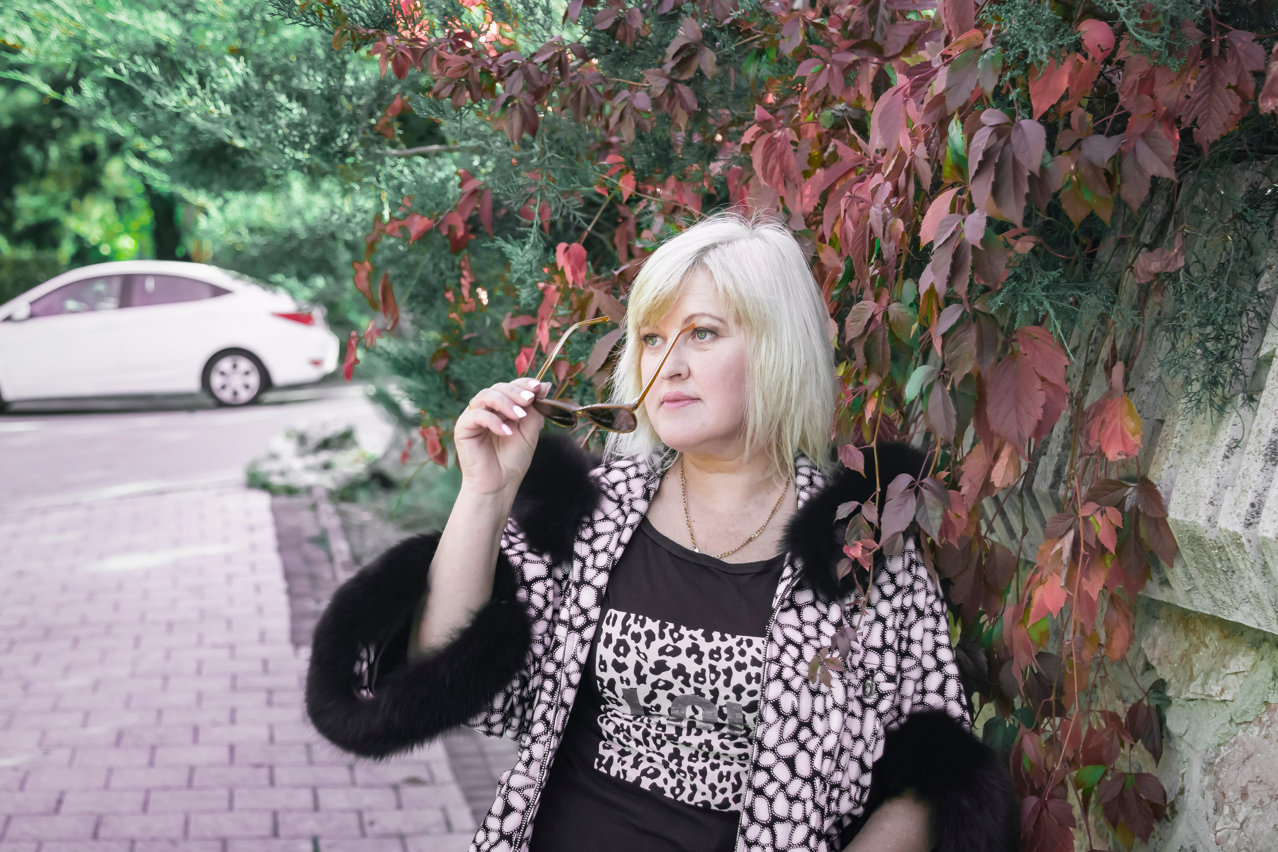 женский портрет, осенний портрет, фотопрогулка по городу, экспресс-фотосессия, лайфстайл фотосессия, фотограф в Симферополе, женский фотограф, коуч-фотограф, заказать фотосессию в Симферополе, фотосессия для девушки, фотосессия для женщины, женщина 50+, женская красота, осенние краски, художественная фотография, фотосессия у профессионала