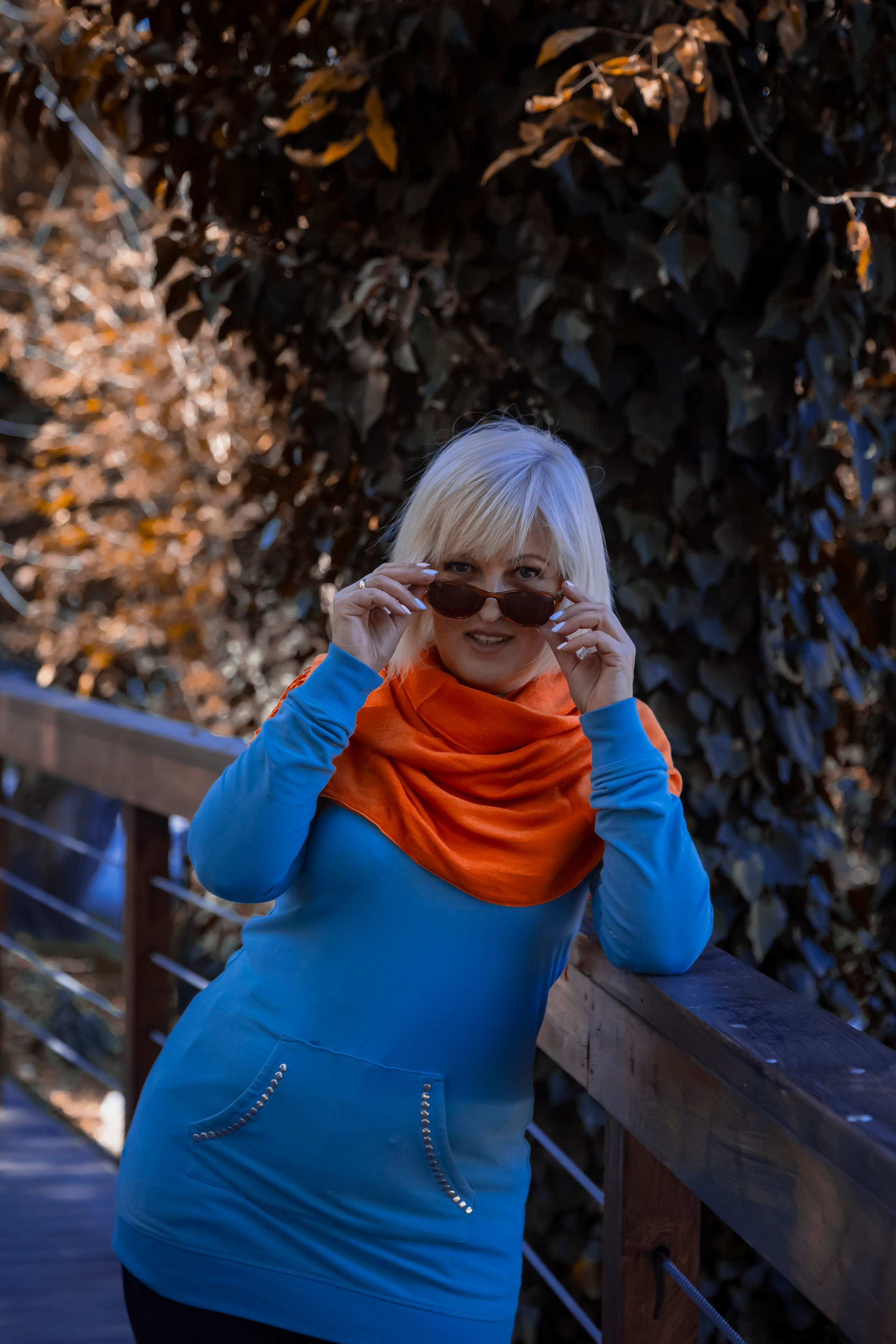 женский портрет, осенний портрет, фотопрогулка по городу, экспресс-фотосессия, лайфстайл фотосессия, фотограф в Симферополе, женский фотограф, коуч-фотограф, заказать фотосессию в Симферополе, фотосессия для девушки, фотосессия для женщины, женщина 50+, женская красота, осенние краски, художественная фотография, фотосессия у профессионала