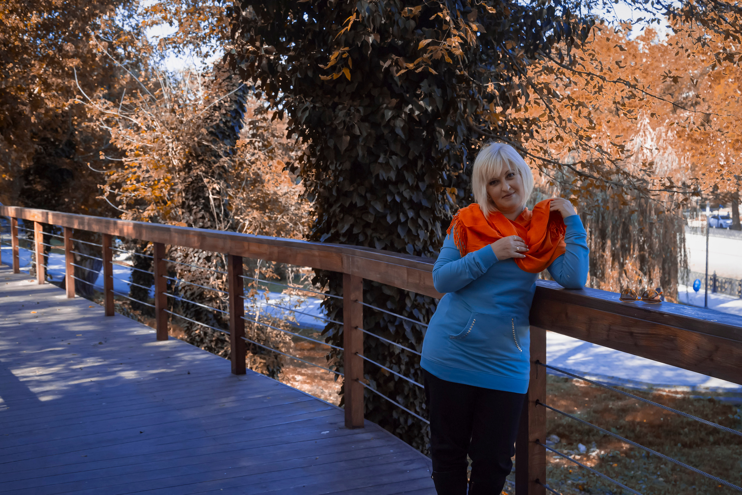 женский портрет, осенний портрет, фотопрогулка по городу, экспресс-фотосессия, лайфстайл фотосессия, фотограф в Симферополе, женский фотограф, коуч-фотограф, заказать фотосессию в Симферополе, фотосессия для девушки, фотосессия для женщины, женщина 50+, женская красота, осенние краски, художественная фотография, фотосессия у профессионала