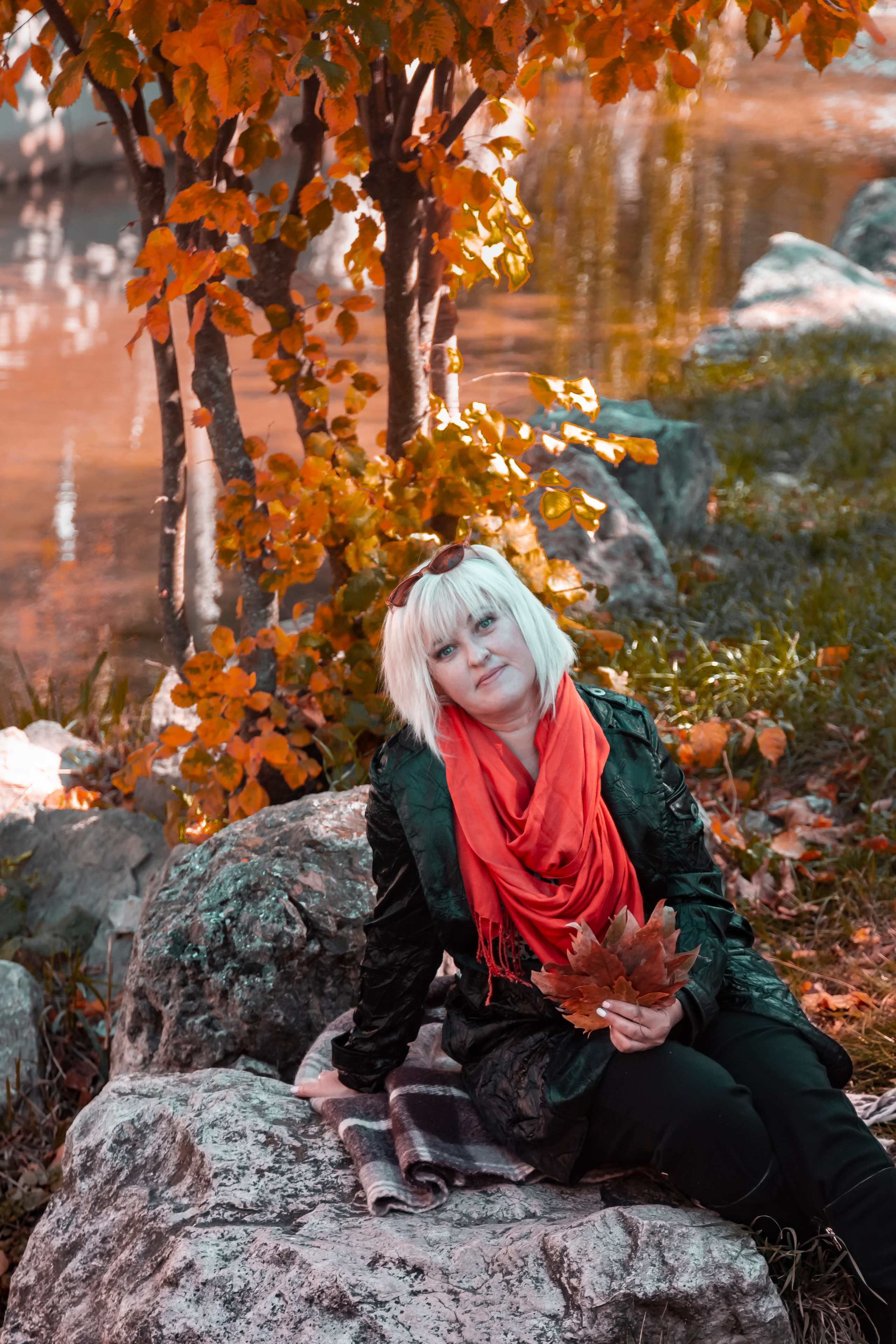 женский портрет, осенний портрет, фотопрогулка по городу, экспресс-фотосессия, лайфстайл фотосессия, фотограф в Симферополе, женский фотограф, коуч-фотограф, заказать фотосессию в Симферополе, фотосессия для девушки, фотосессия для женщины, женщина 50+, женская красота, осенние краски, художественная фотография, фотосессия у профессионала