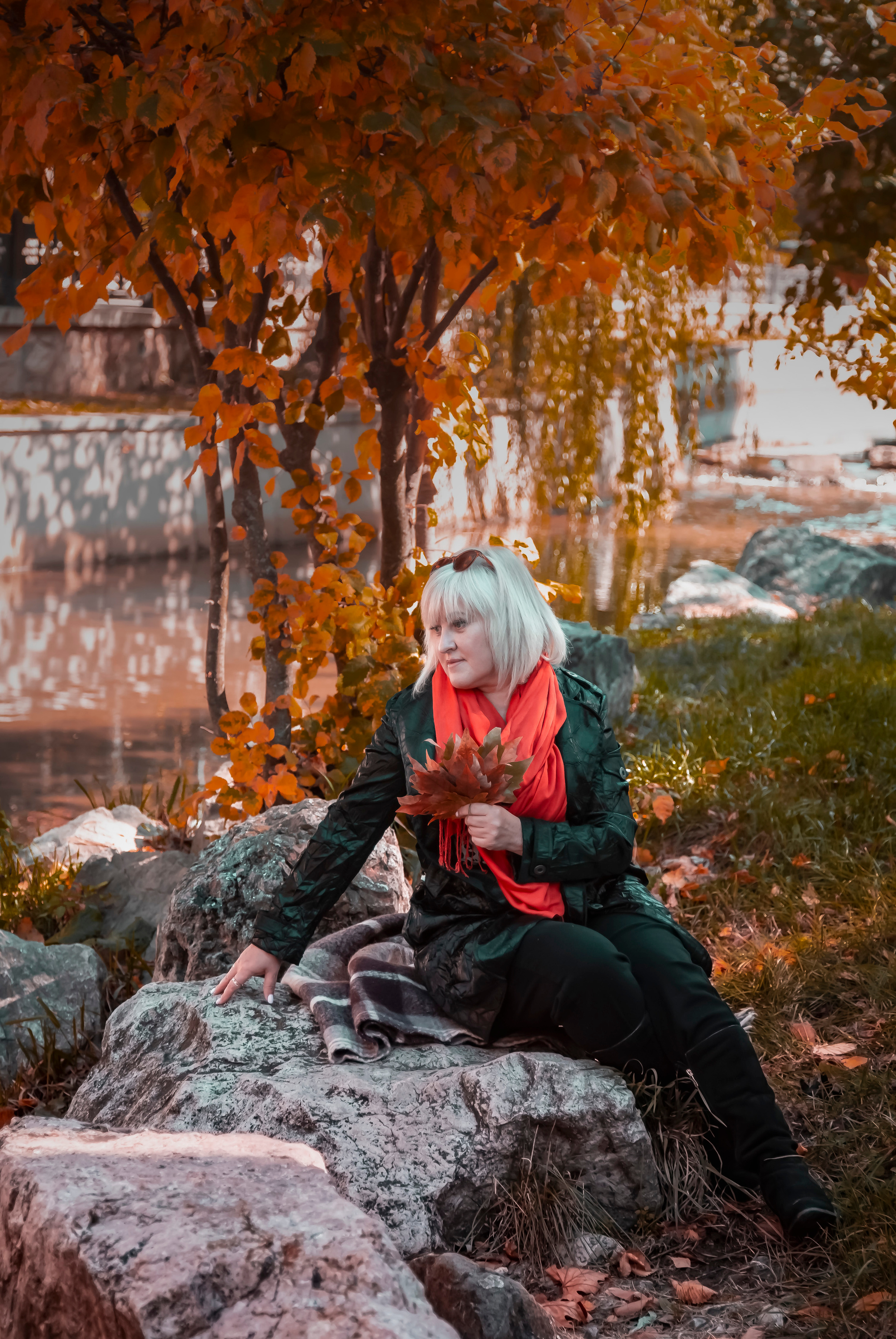 женский портрет, осенний портрет, фотопрогулка по городу, экспресс-фотосессия, лайфстайл фотосессия, фотограф в Симферополе, женский фотограф, коуч-фотограф, заказать фотосессию в Симферополе, фотосессия для девушки, фотосессия для женщины, женщина 50+, женская красота, осенние краски, художественная фотография, фотосессия у профессионала