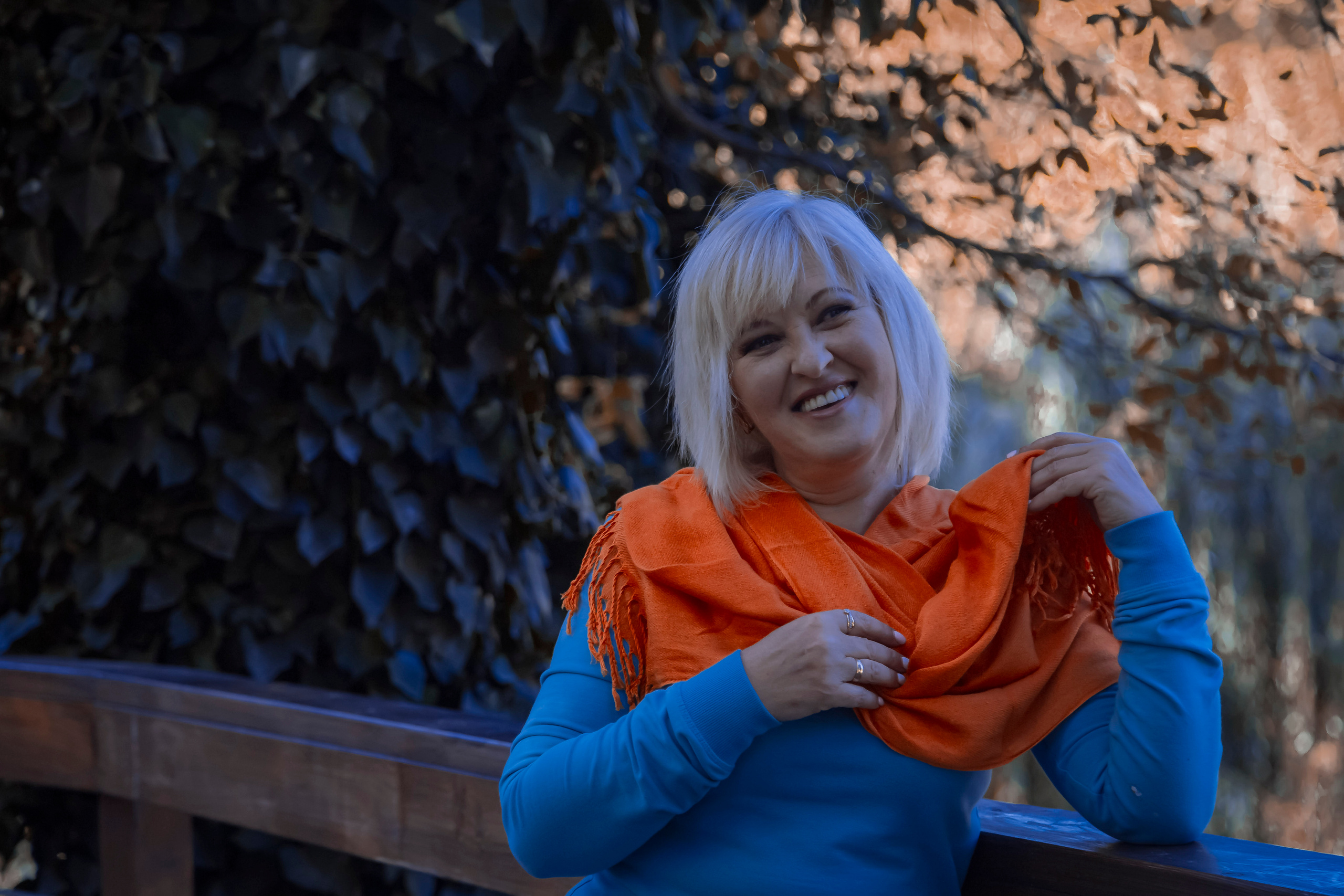 женский портрет, осенний портрет, фотопрогулка по городу, экспресс-фотосессия, лайфстайл фотосессия, фотограф в Симферополе, женский фотограф, коуч-фотограф, заказать фотосессию в Симферополе, фотосессия для девушки, фотосессия для женщины, женщина 50+, женская красота, осенние краски, художественная фотография, фотосессия у профессионала