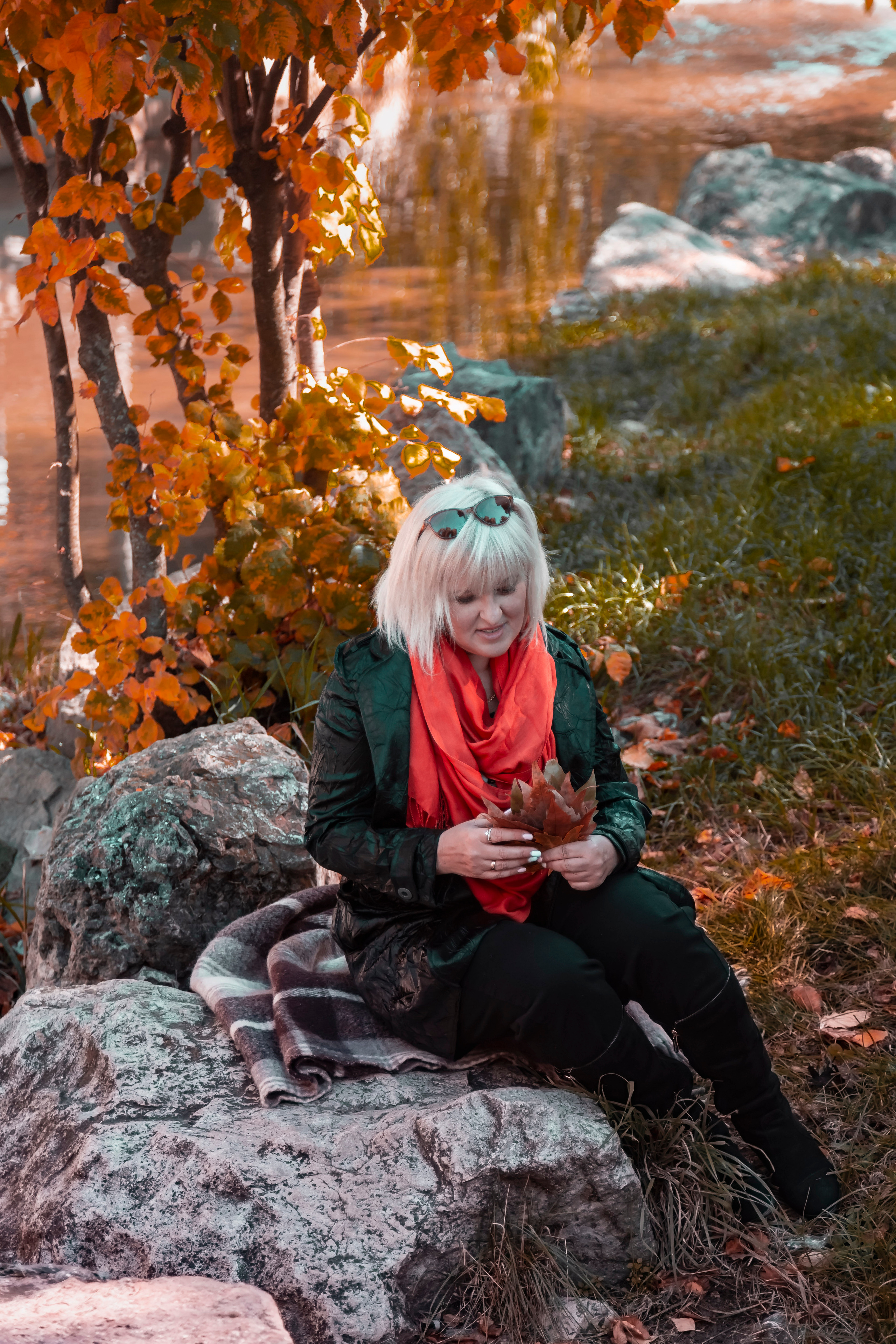 женский портрет, осенний портрет, фотопрогулка по городу, экспресс-фотосессия, лайфстайл фотосессия, фотограф в Симферополе, женский фотограф, коуч-фотограф, заказать фотосессию в Симферополе, фотосессия для девушки, фотосессия для женщины, женщина 50+, женская красота, осенние краски, художественная фотография, фотосессия у профессионала