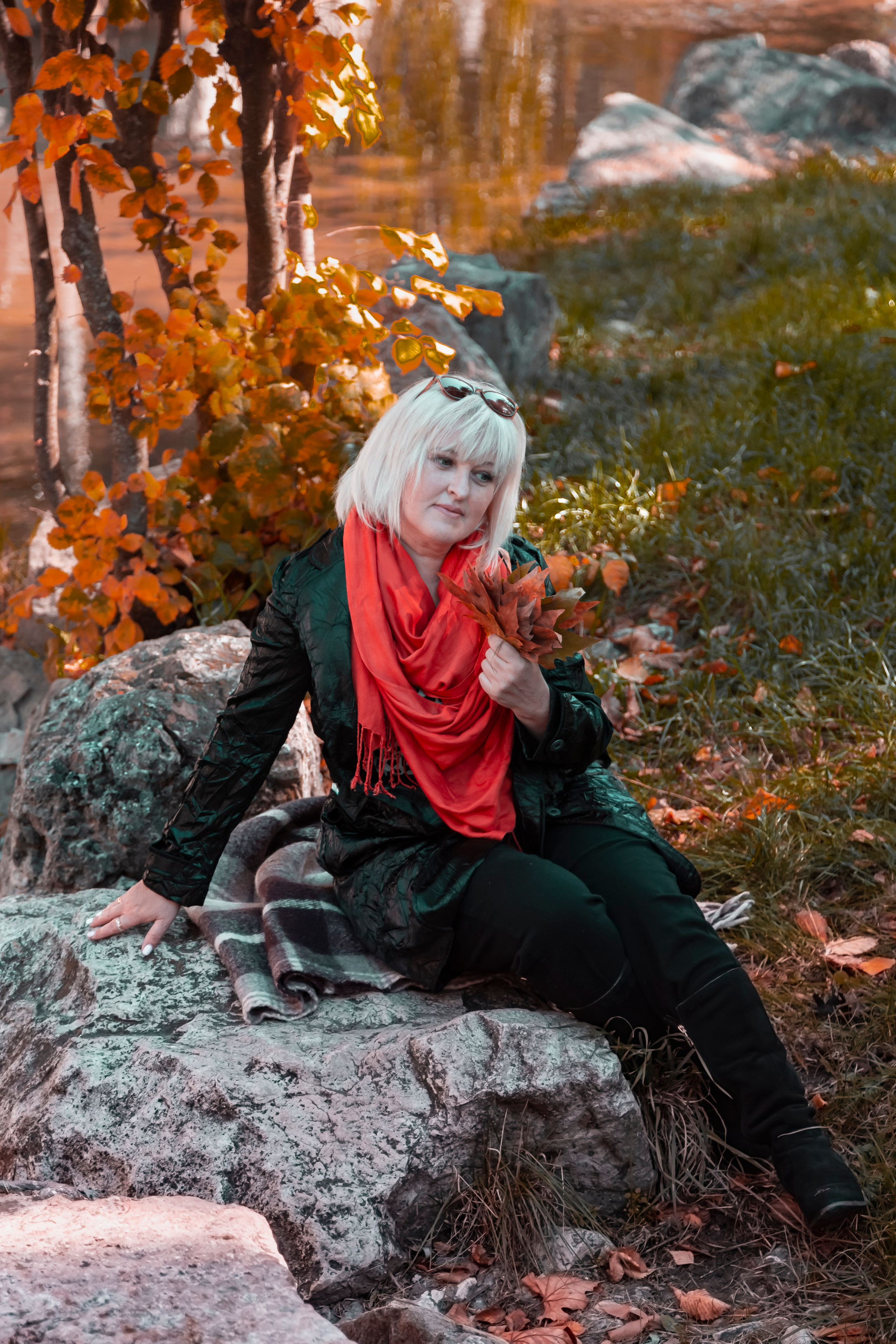 женский портрет, осенний портрет, фотопрогулка по городу, экспресс-фотосессия, лайфстайл фотосессия, фотограф в Симферополе, женский фотограф, коуч-фотограф, заказать фотосессию в Симферополе, фотосессия для девушки, фотосессия для женщины, женщина 50+, женская красота, осенние краски, художественная фотография, фотосессия у профессионала