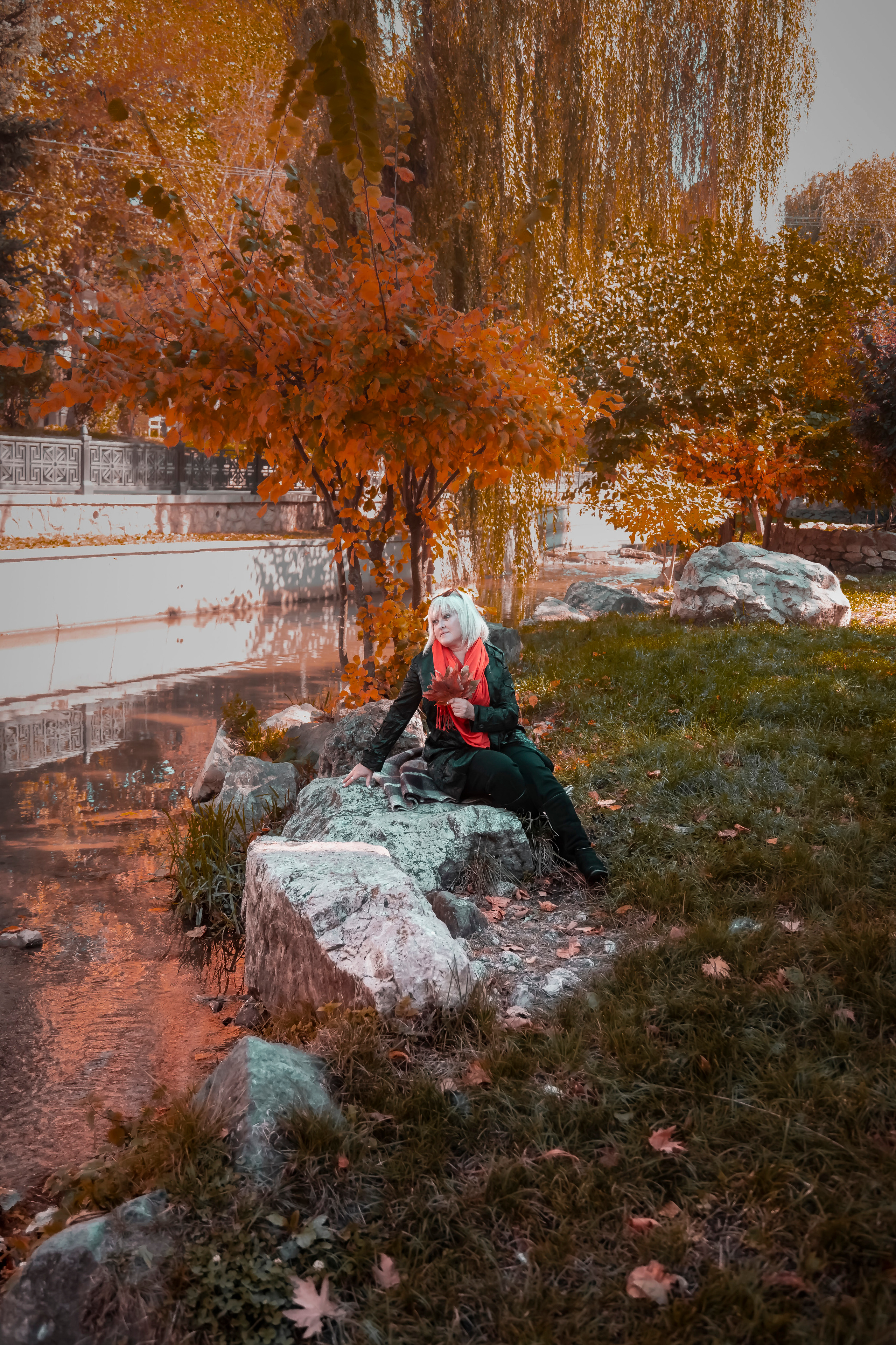 женский портрет, осенний портрет, фотопрогулка по городу, экспресс-фотосессия, лайфстайл фотосессия, фотограф в Симферополе, женский фотограф, коуч-фотограф, заказать фотосессию в Симферополе, фотосессия для девушки, фотосессия для женщины, женщина 50+, женская красота, осенние краски, художественная фотография, фотосессия у профессионала