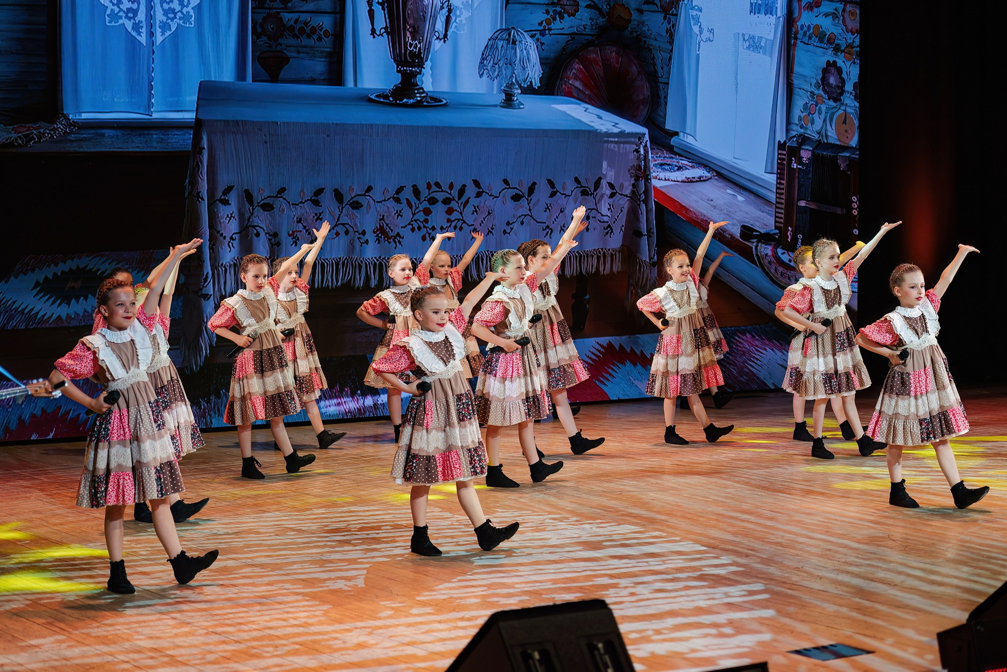 Отчетный концерт Образцового коллектива Алтая театра эстрадной песни «Созвездие». Свадебный и репортажный фотограф Никита Сницарев в Барнауле