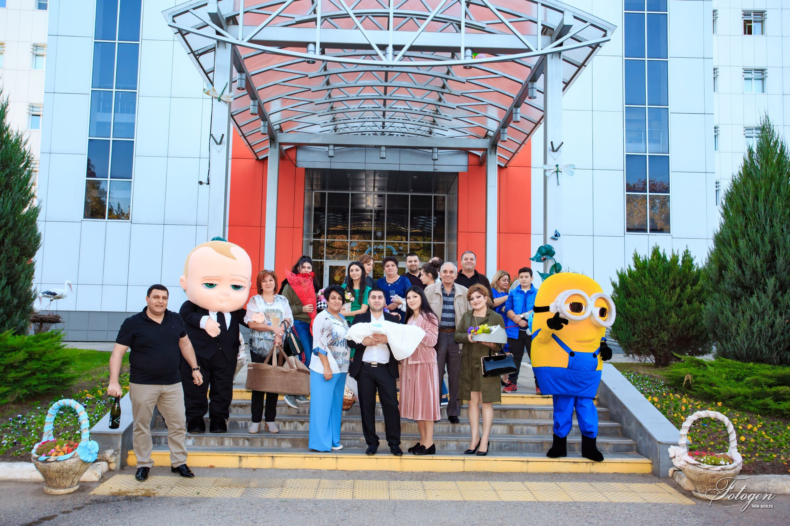 Фотосессия выписки из роддома в Краснодаре | Портфолио Fotogen. Интерьерная фотостудия FOTOGEN г. Краснодар